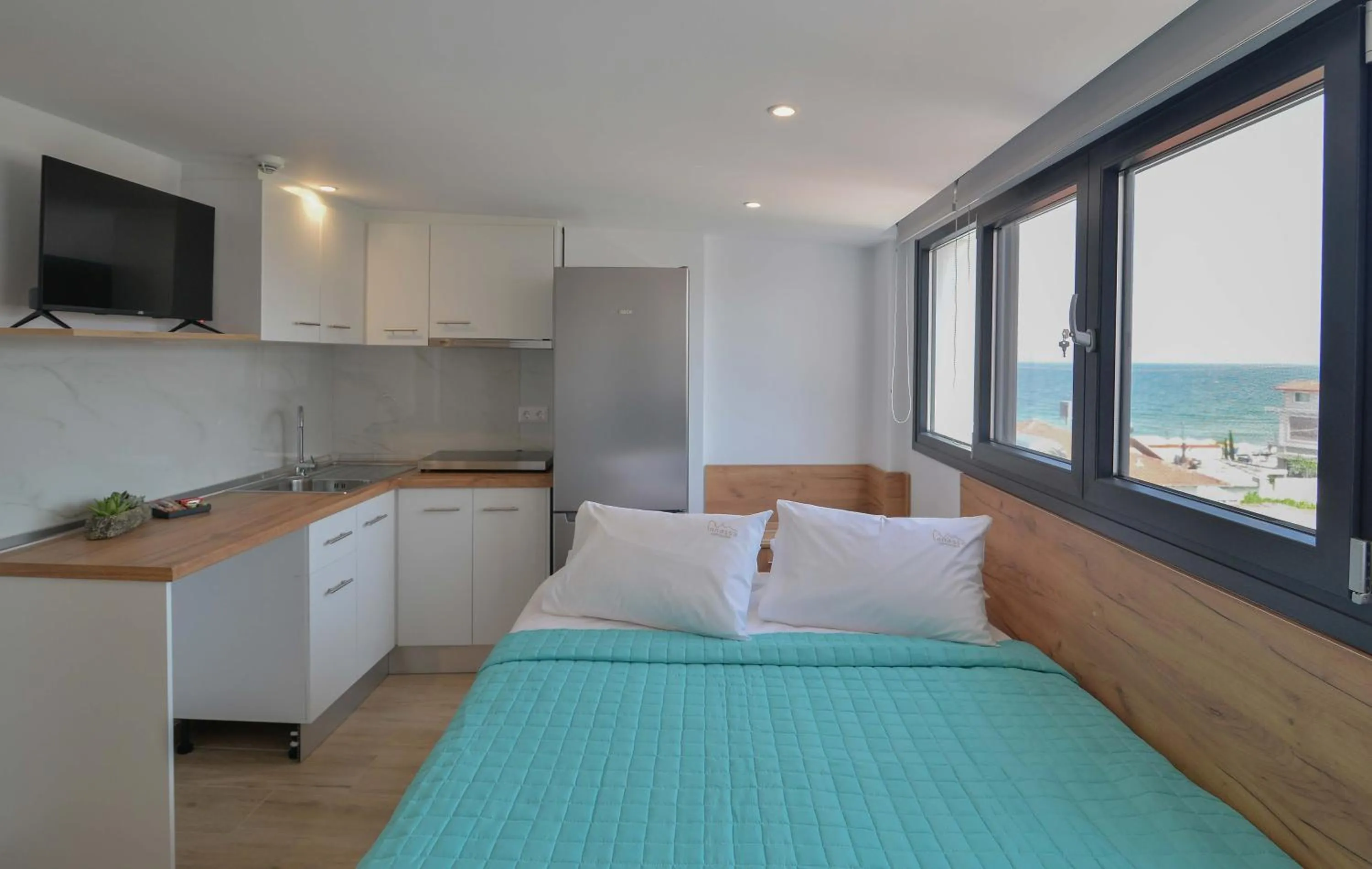 Photo of the whole room, Bed in Anassa Suites