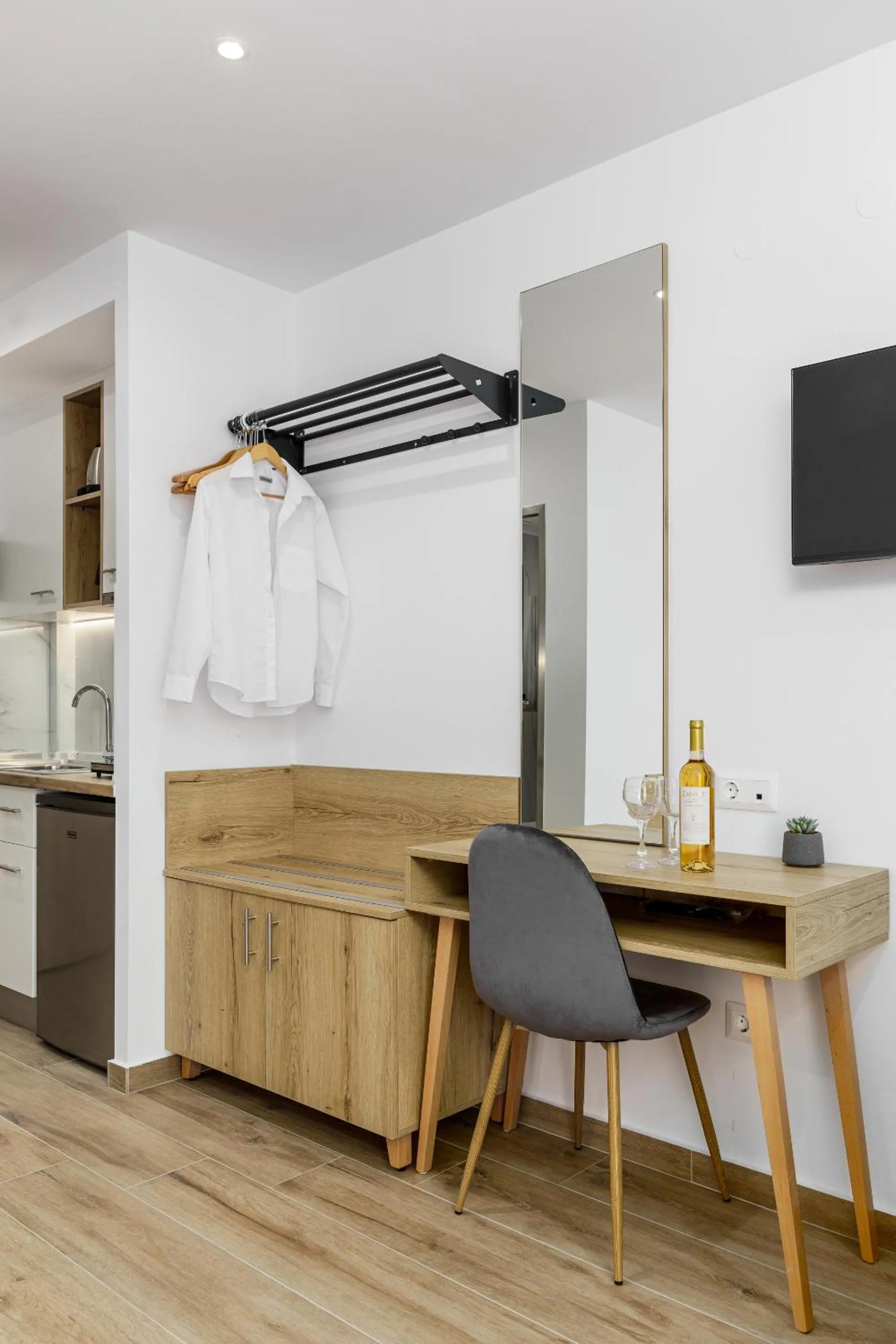 Photo of the whole room in Anassa Suites