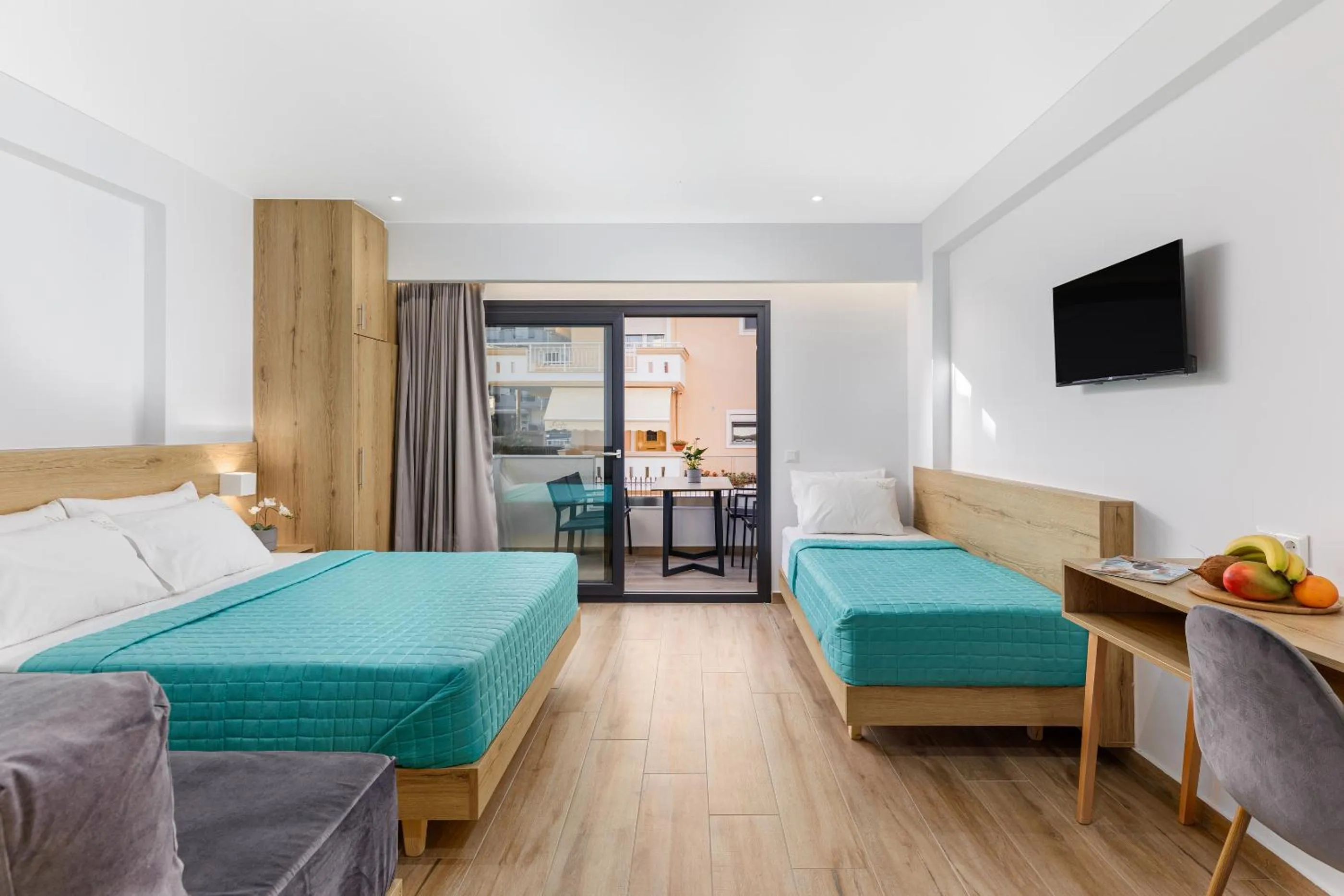 Photo of the whole room, Bed in Anassa Suites