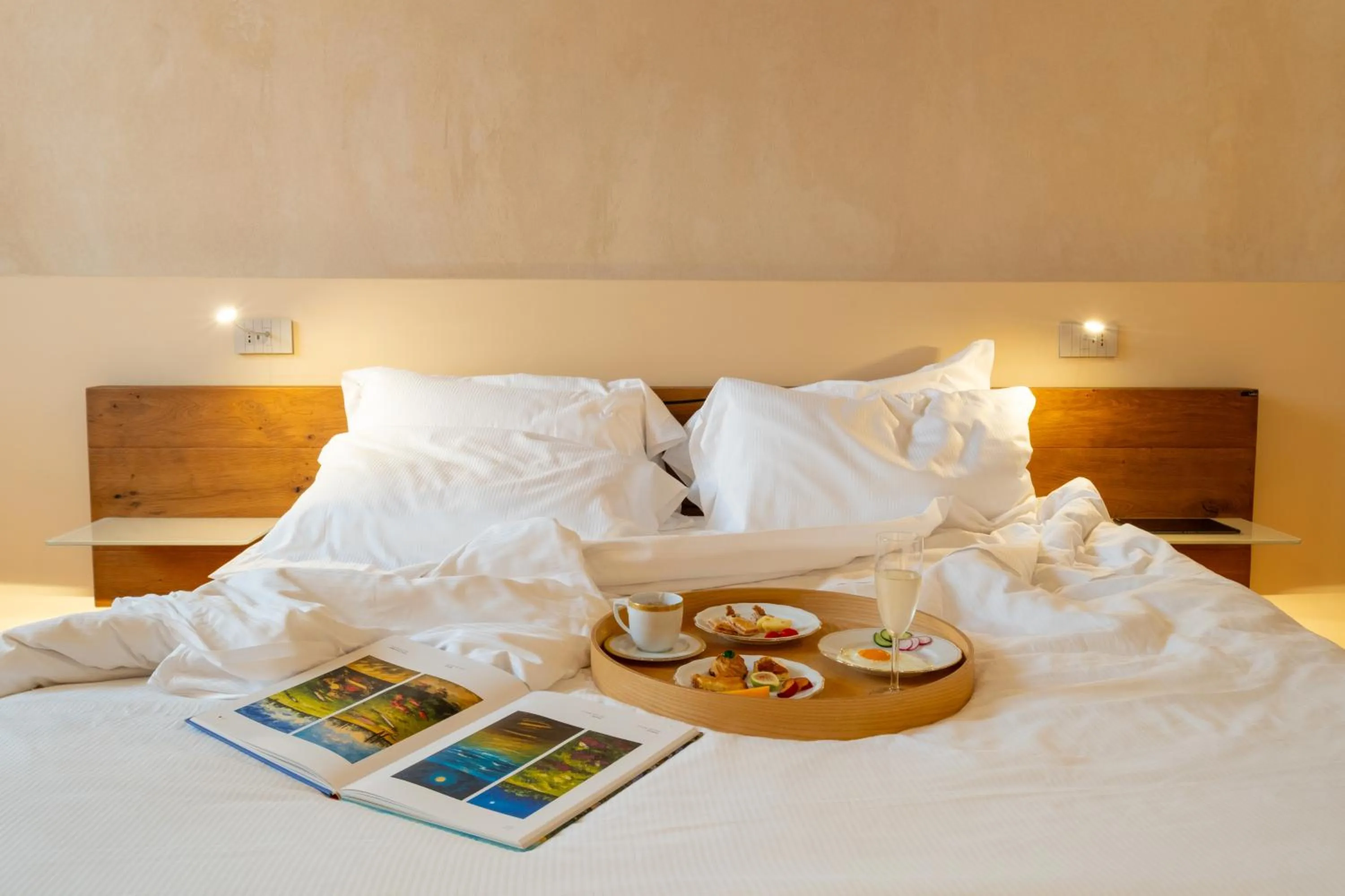 Bed in Badia Giulia Prestigious Historical B&B, Camaiore - Adults Only - No Pets