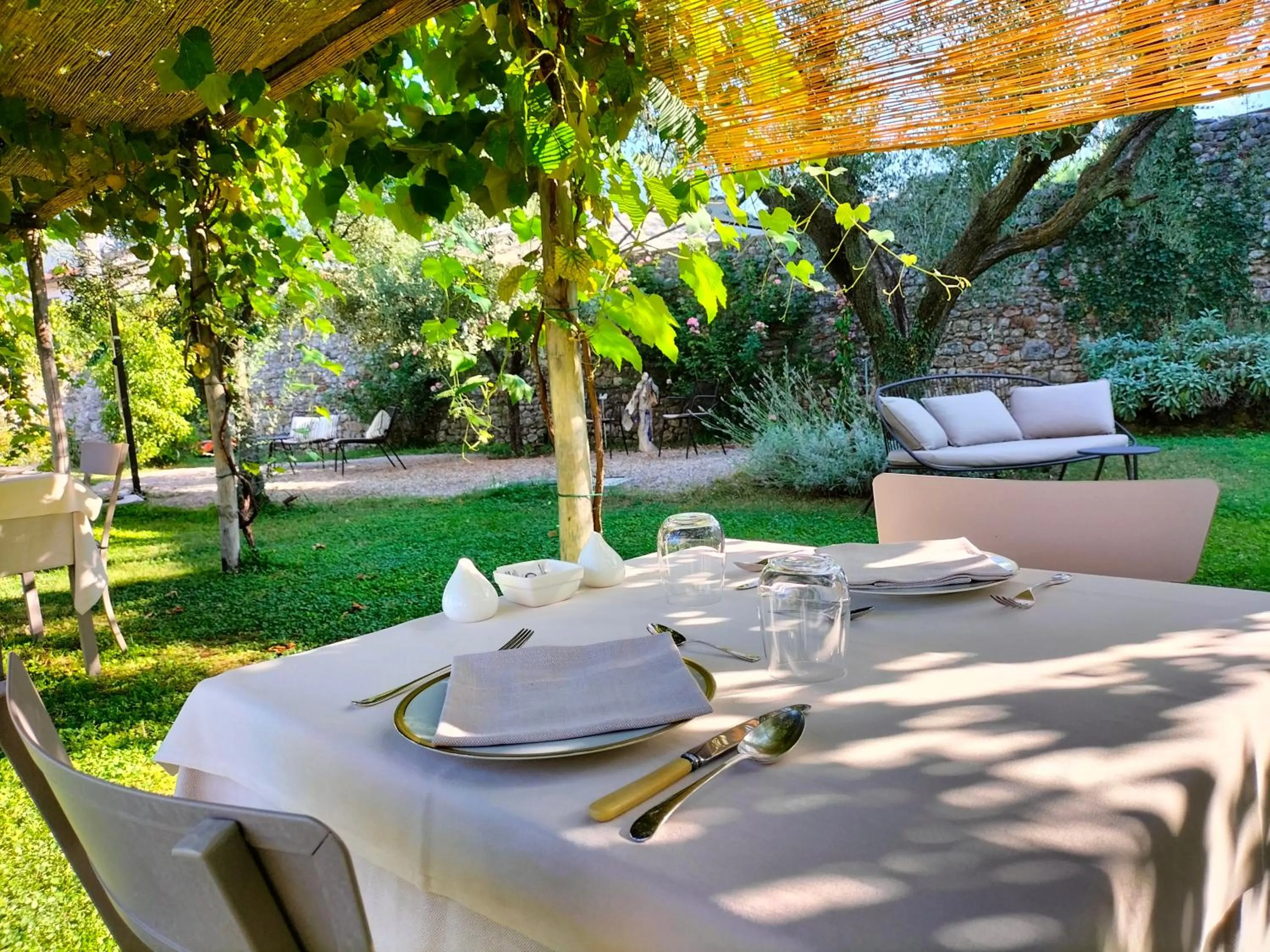 Garden view in Badia Giulia Prestigious Historical B&B, Camaiore - Adults Only - No Pets