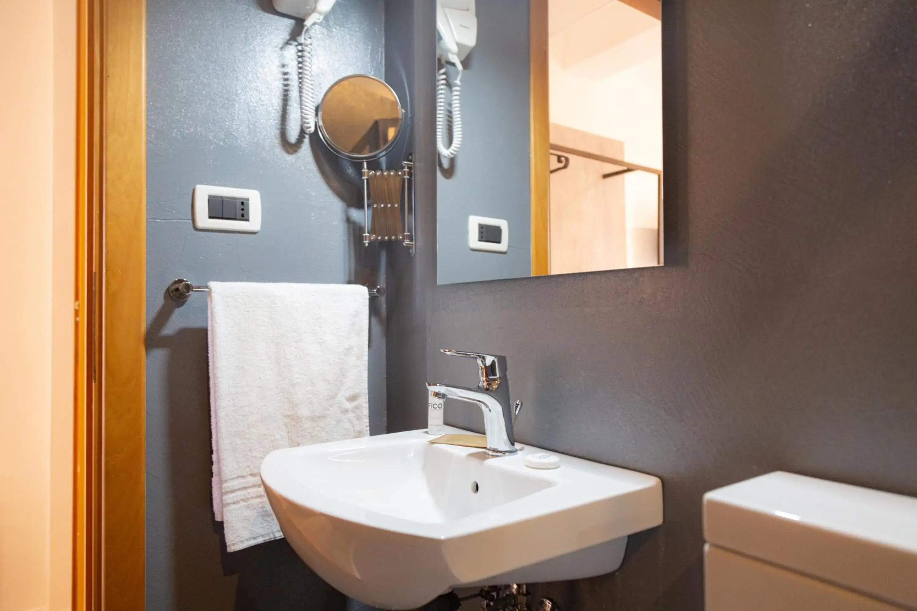 Single Room in Wave Hotel Single Room in Wave Hotel