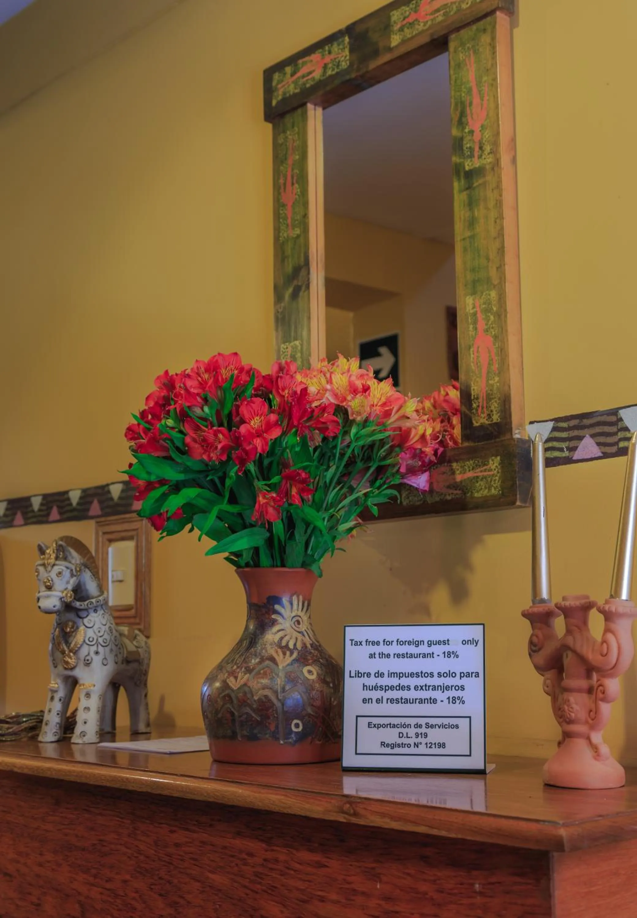 Decorative detail in Hotel Pakaritampu