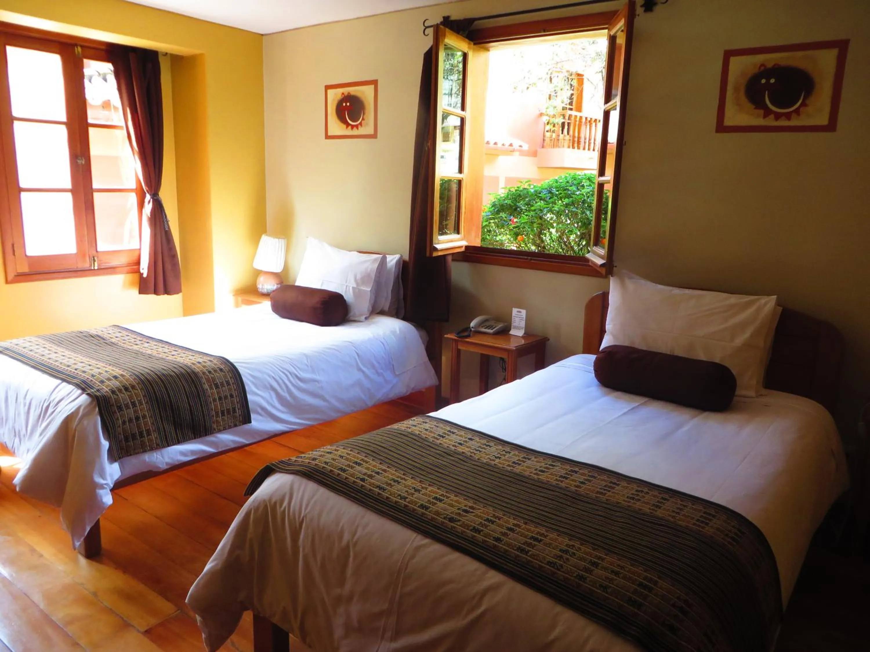 Photo of the whole room, Bed in Hotel Pakaritampu