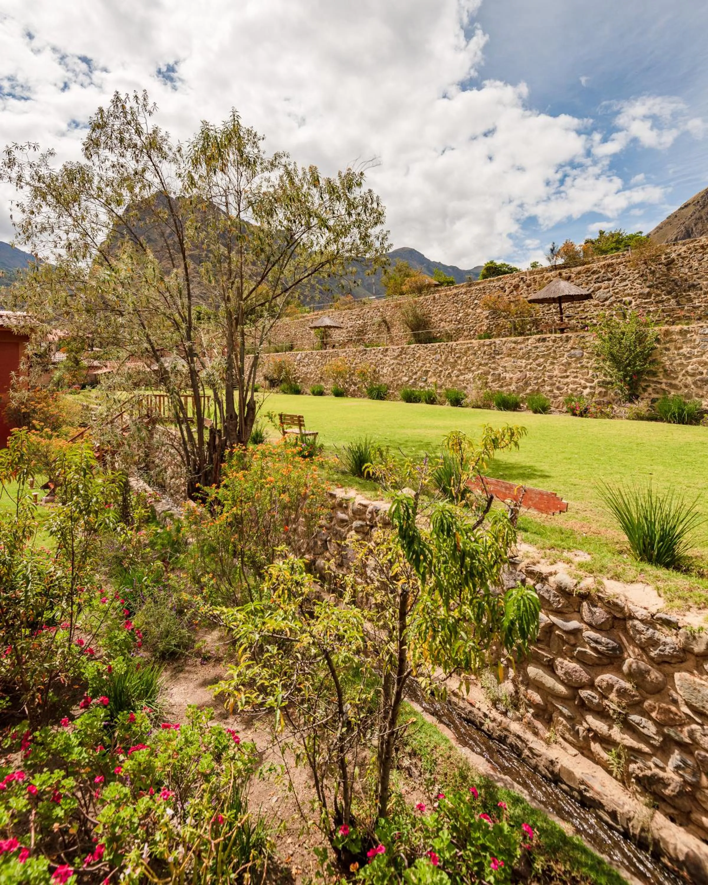 Property building in Hotel Pakaritampu