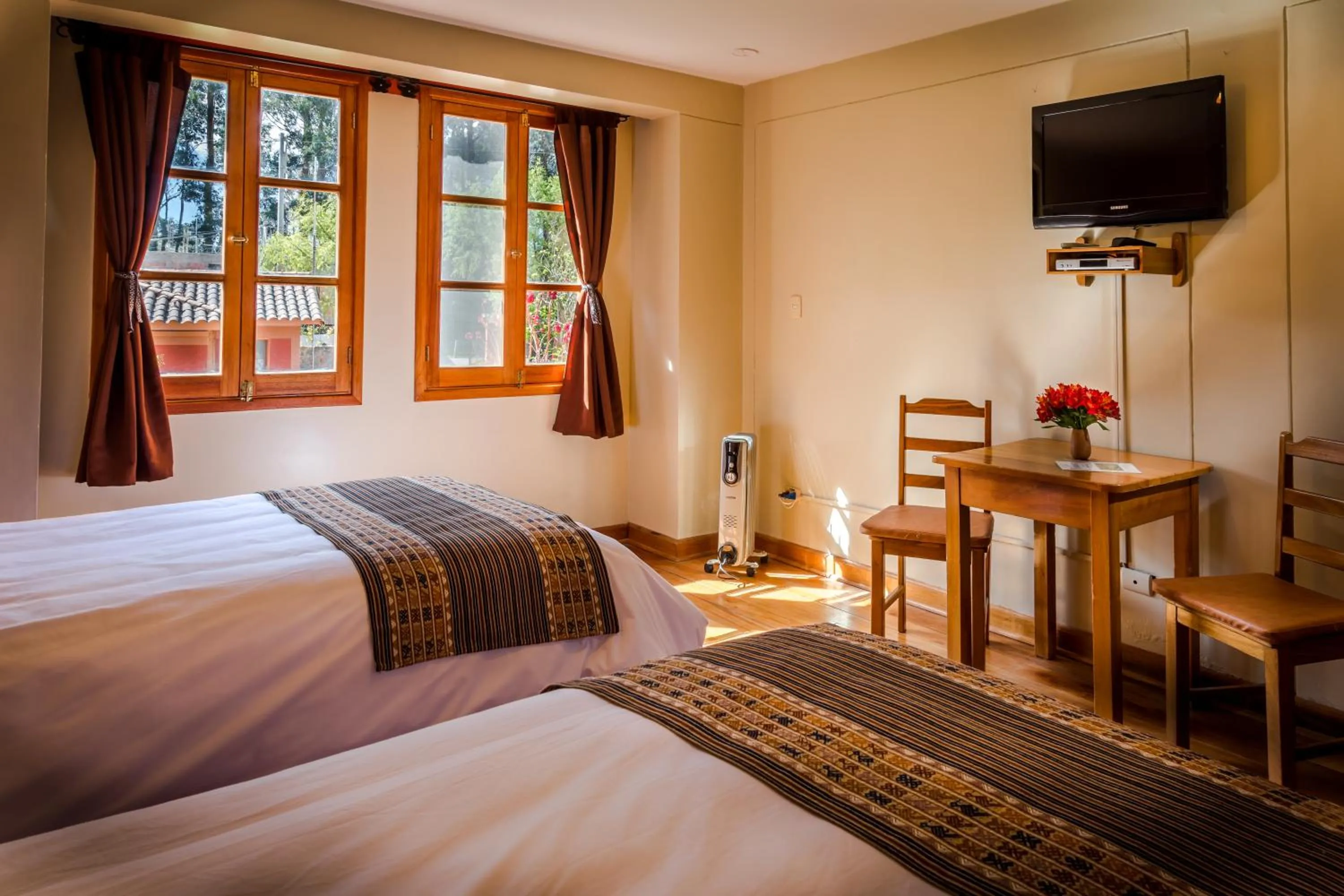 Photo of the whole room, Bed in Hotel Pakaritampu