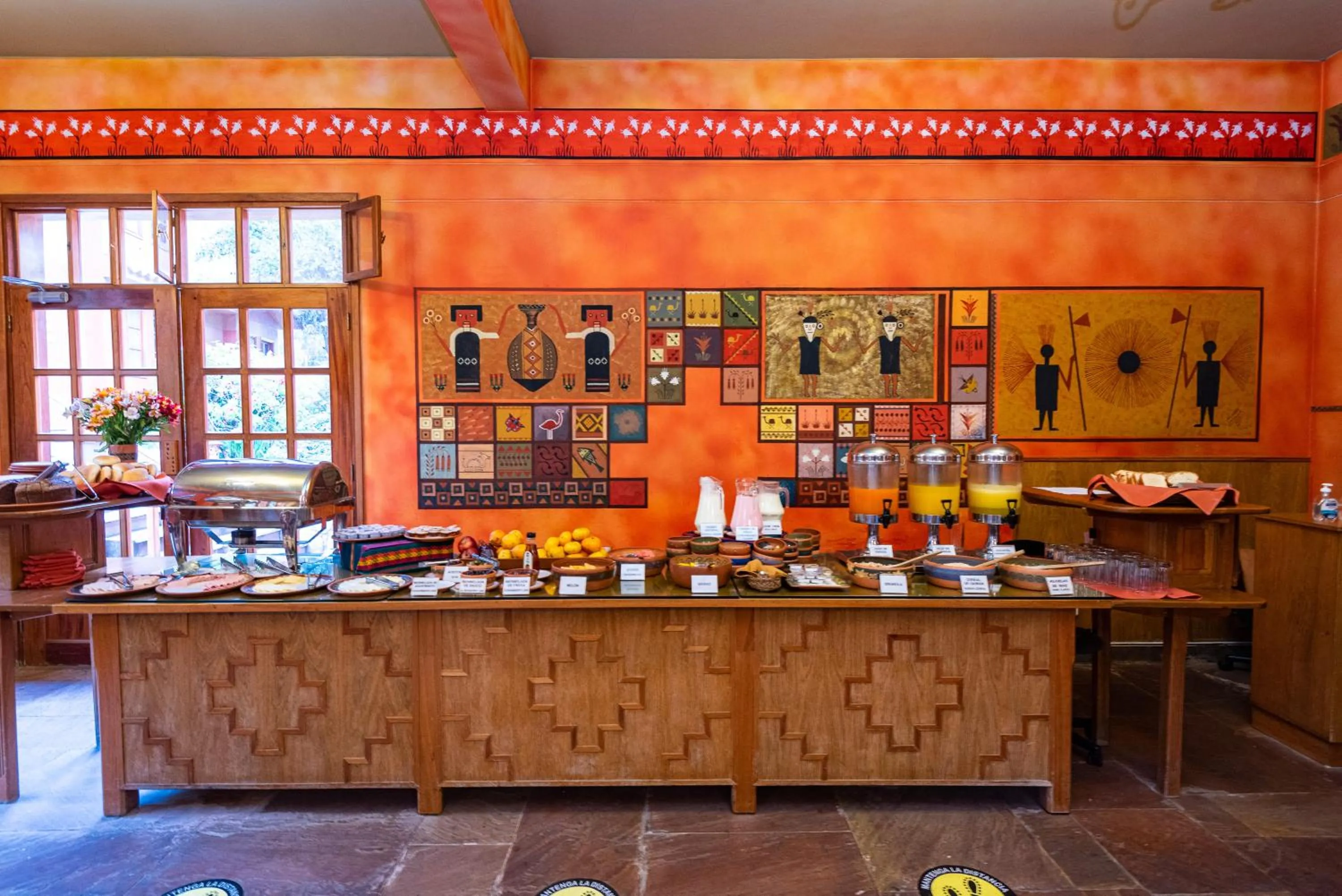 Food and drinks in Hotel Pakaritampu