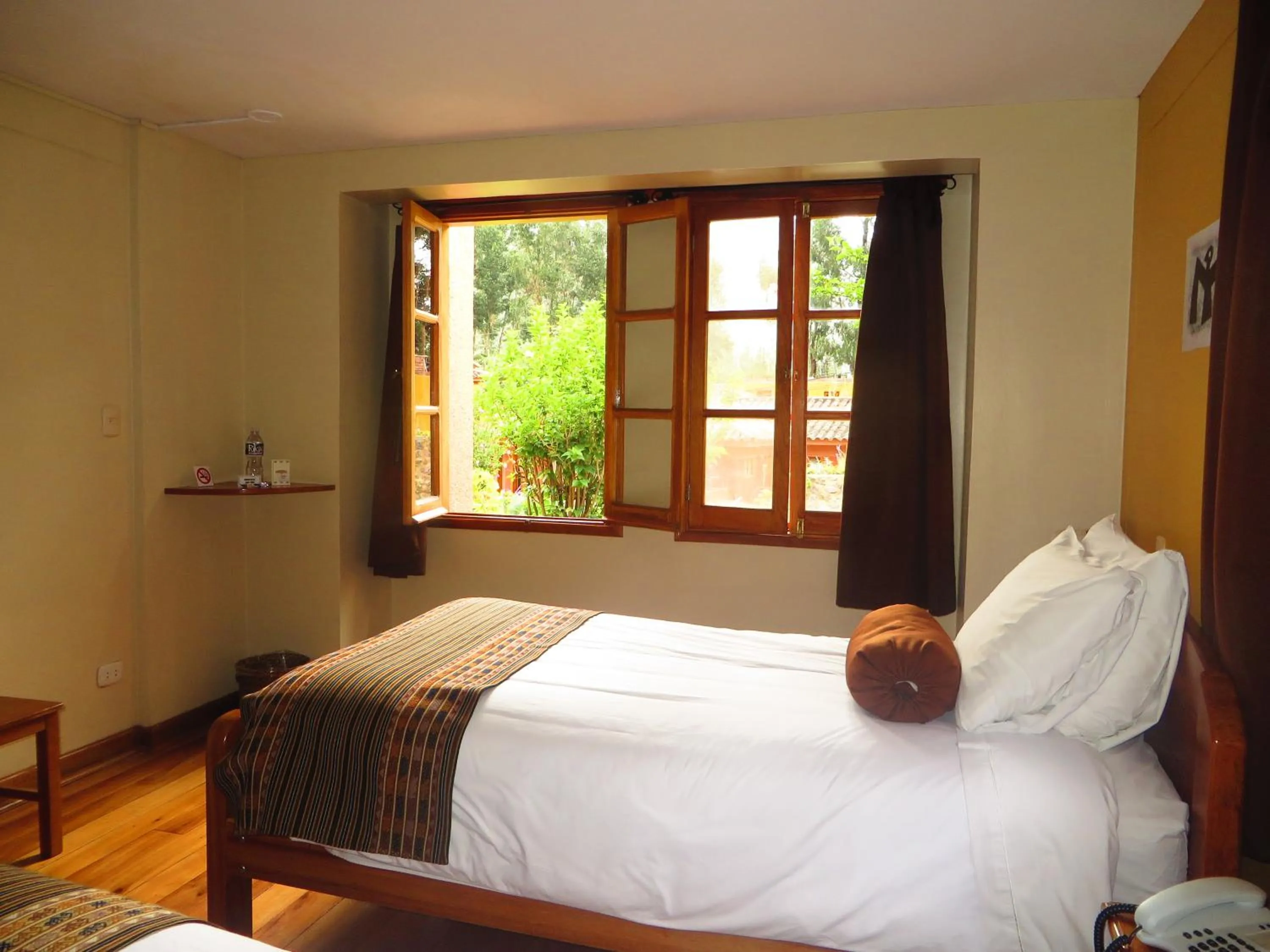 Bedroom, Bed in Hotel Pakaritampu