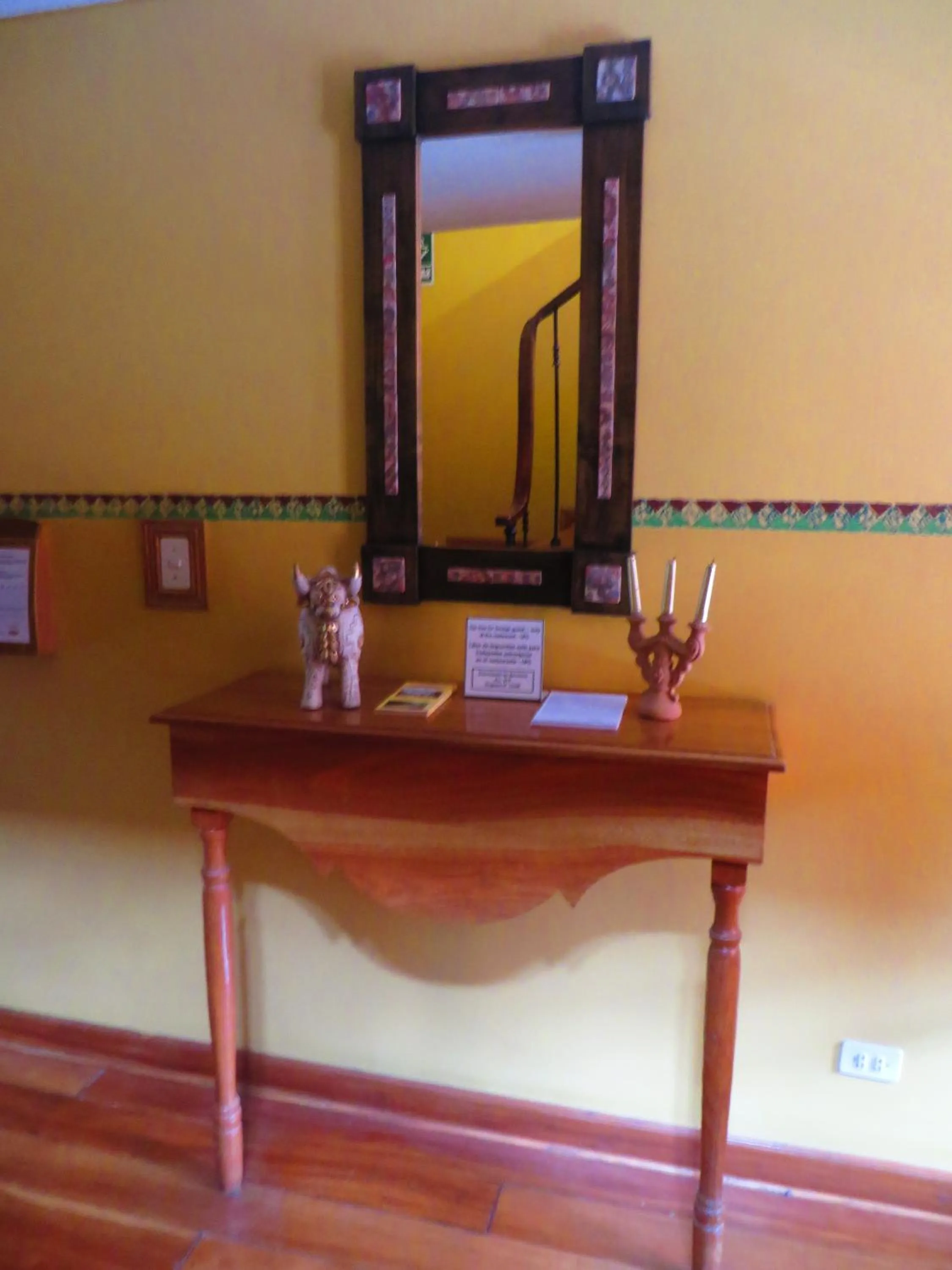 Decorative detail in Hotel Pakaritampu