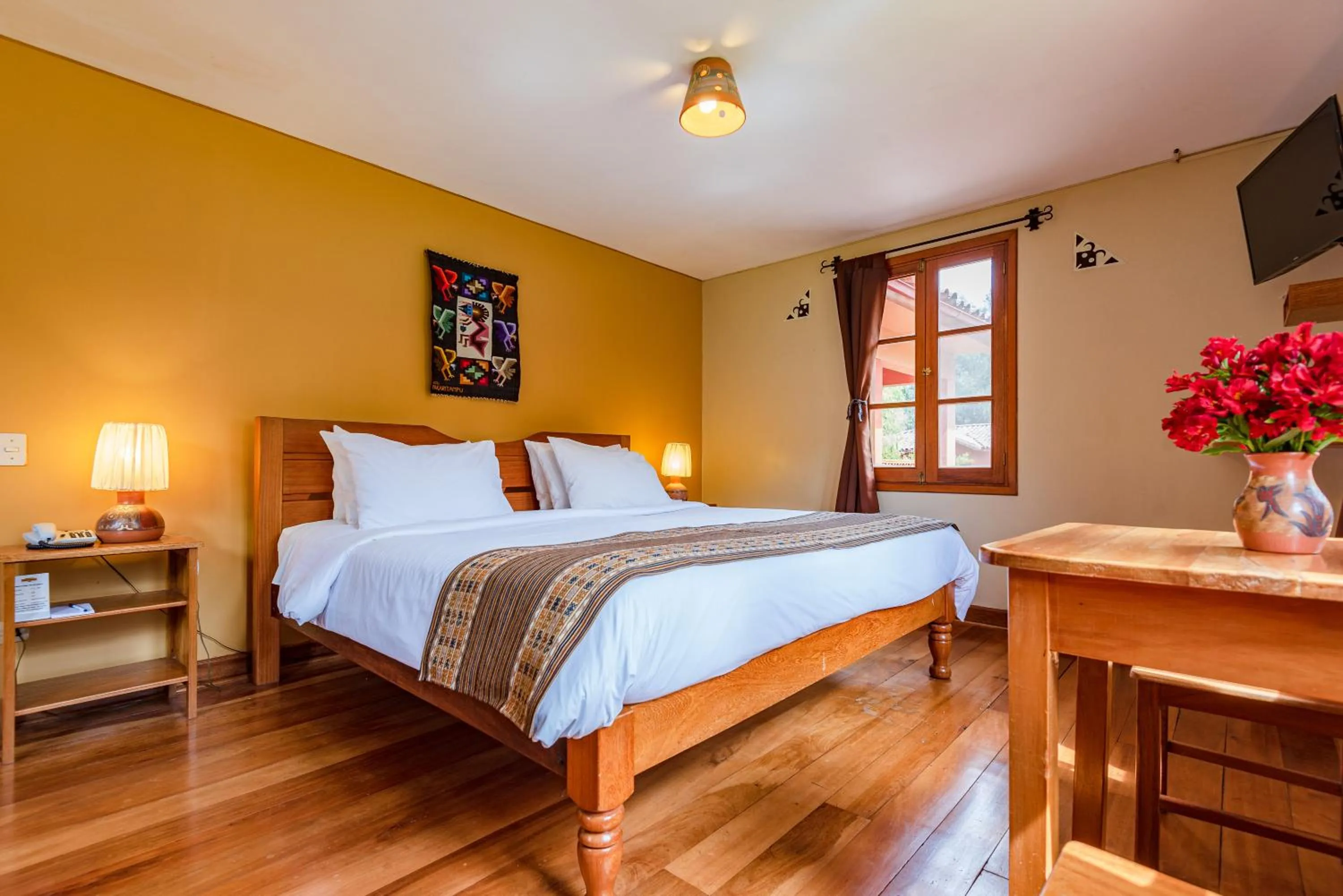 Bedroom, Bed in Hotel Pakaritampu