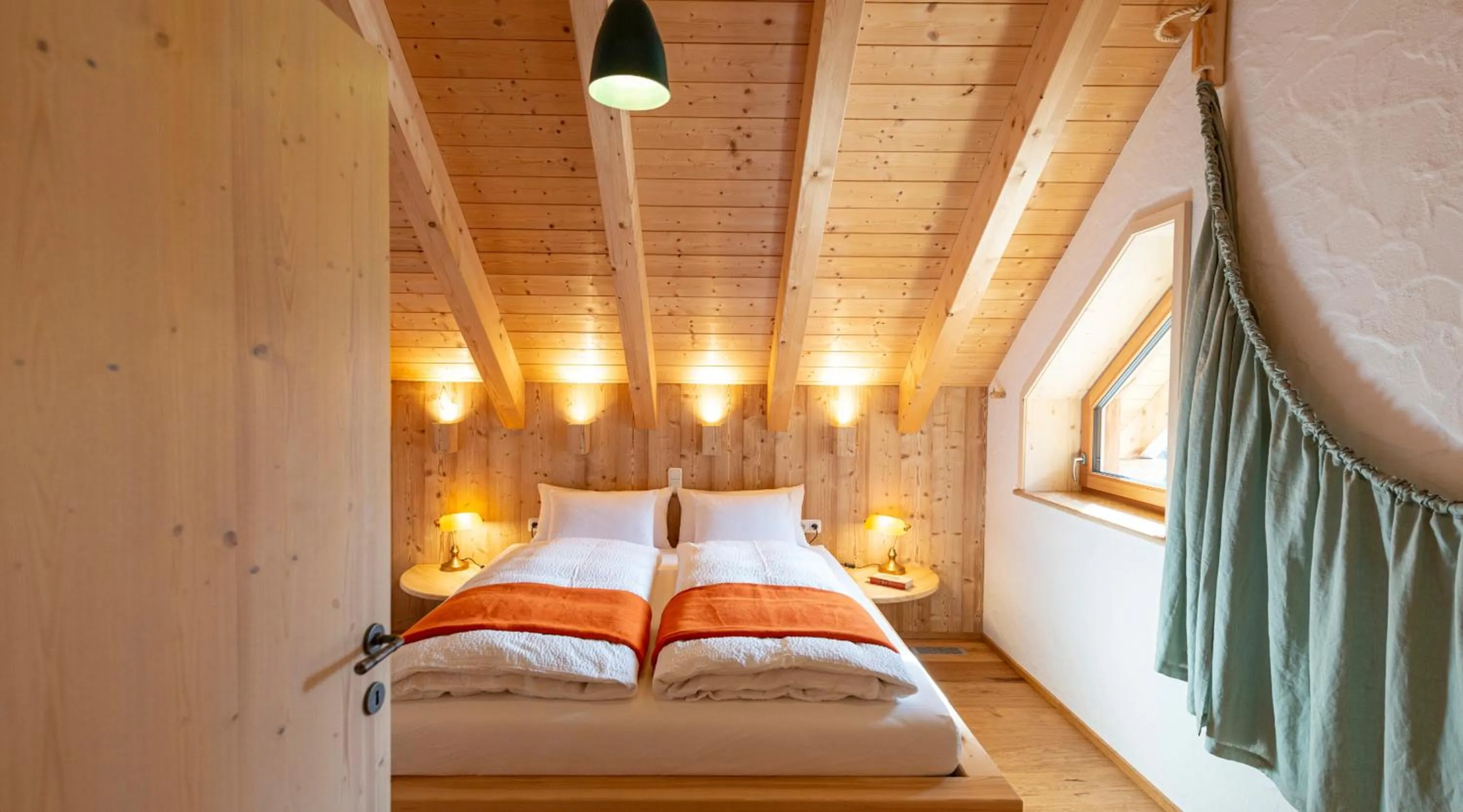 Photo of the whole room, Bed in Ecologie Grundlsee