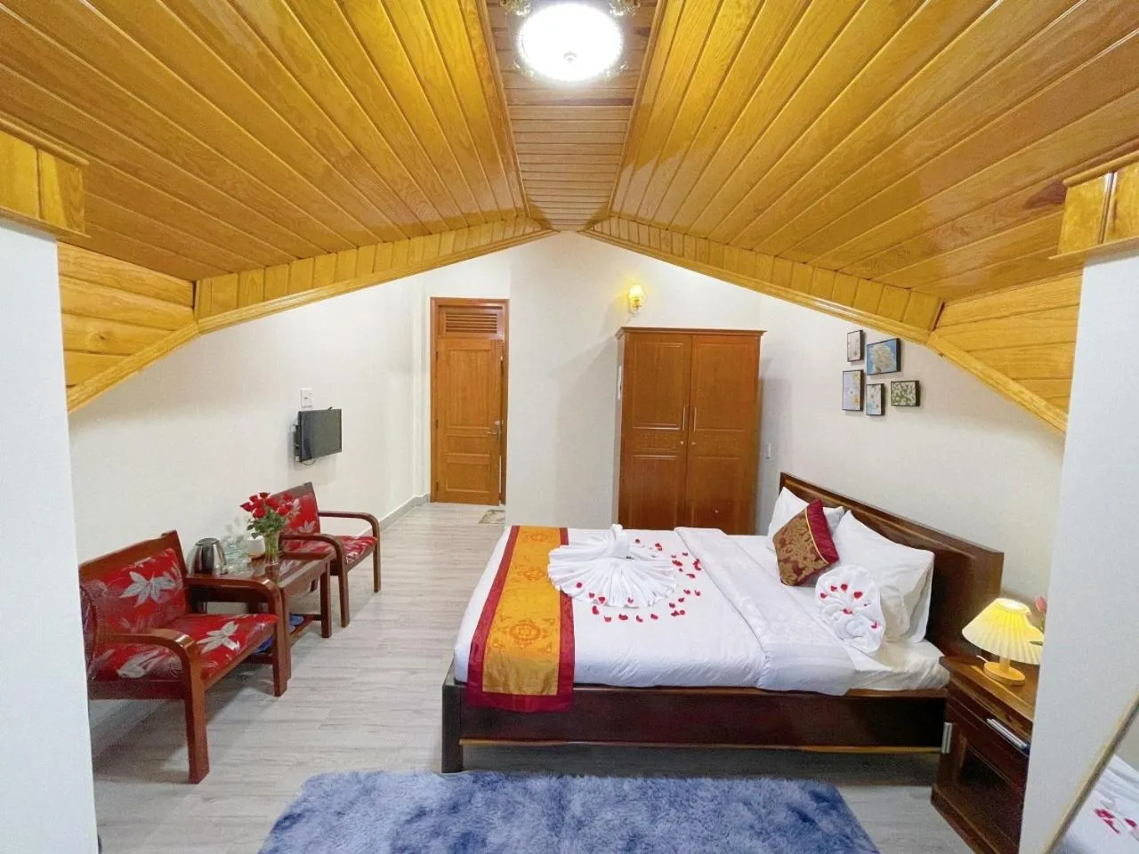 Photo of the whole room, Bed in Nhat Hoang Homestay Da Lat