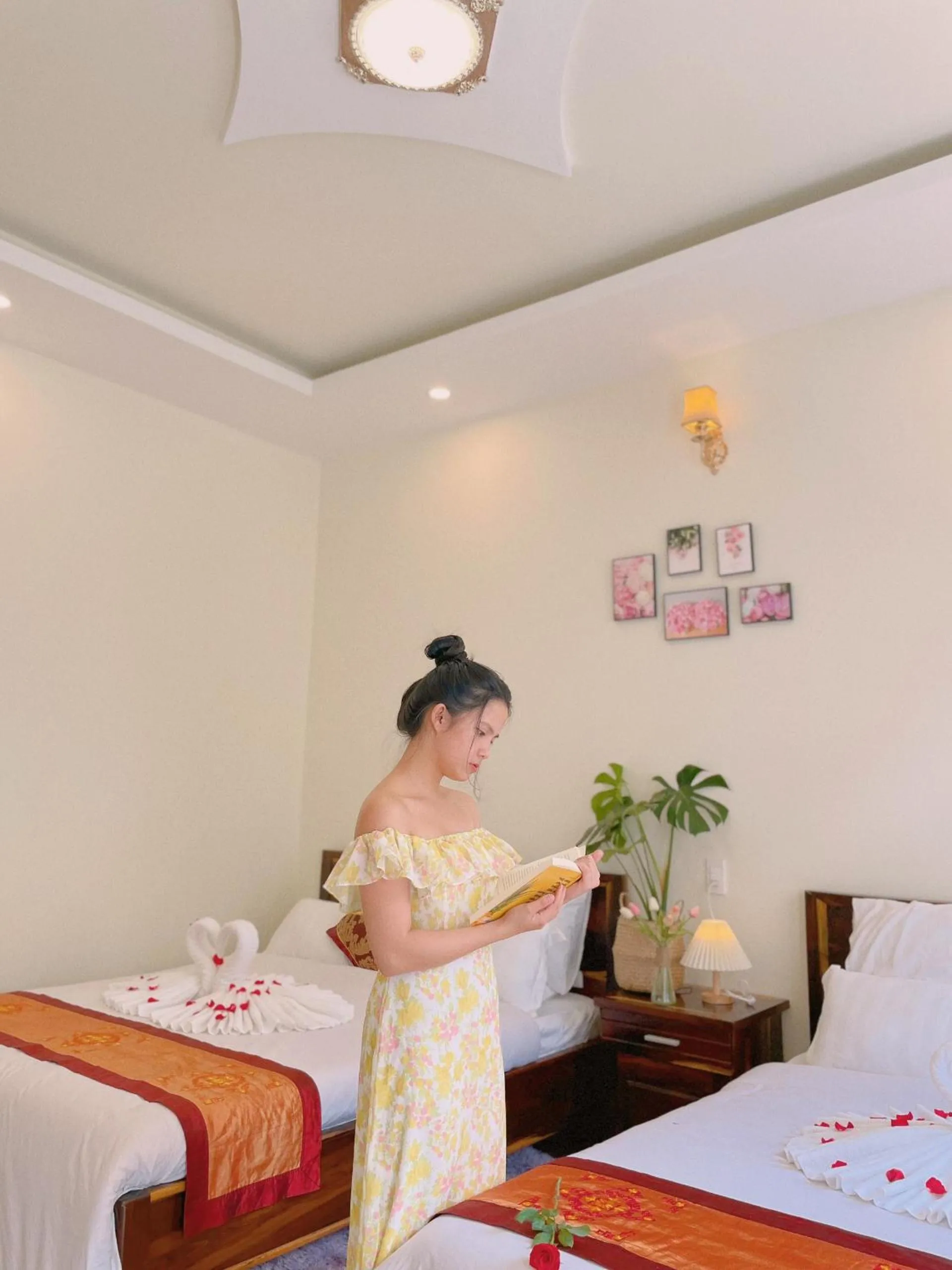 People, Bed in Nhat Hoang Homestay Da Lat