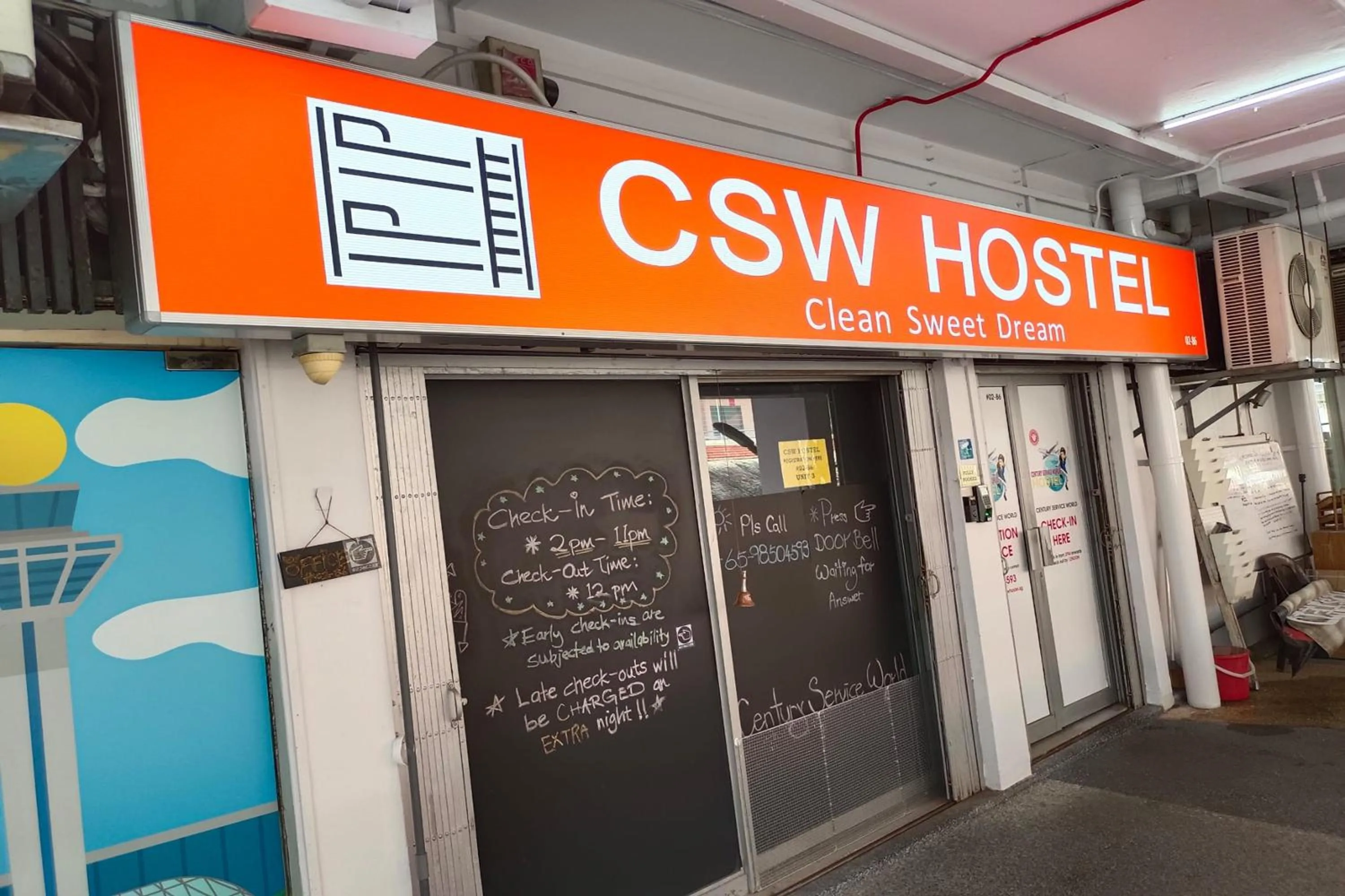 Facade/entrance in CSW Hostel