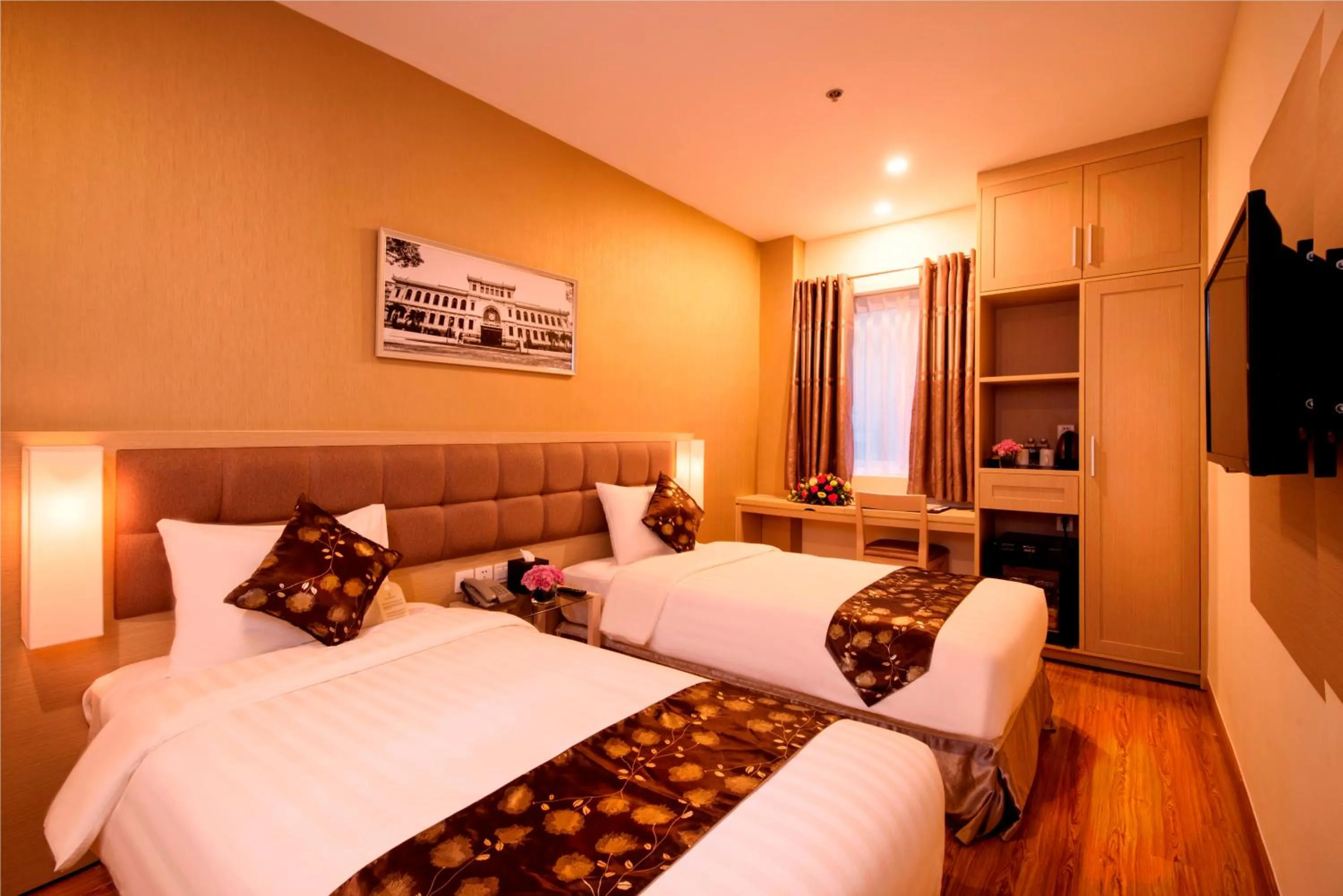 Bedroom, Bed in GK Central Hotel