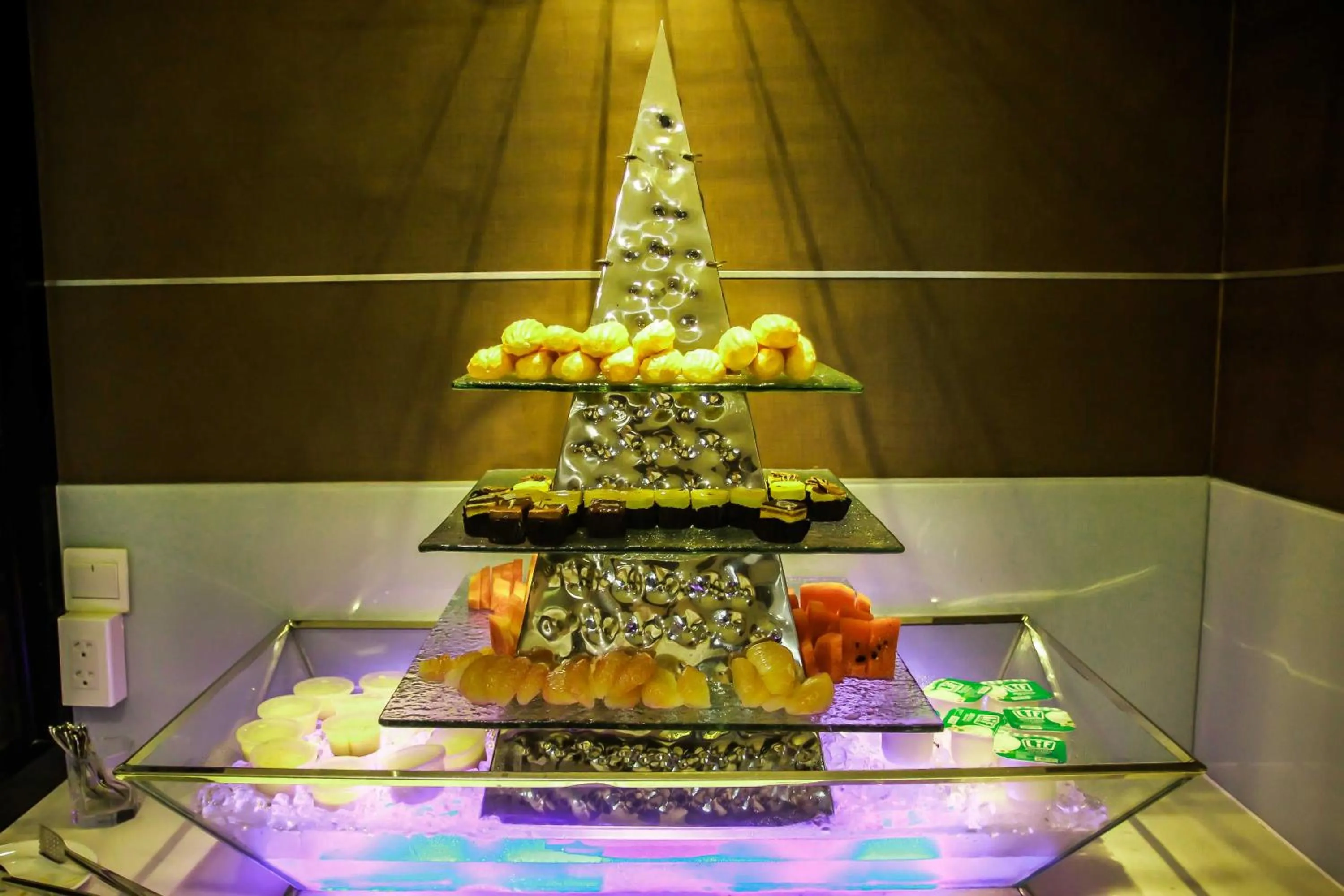 Food and drinks in GK Central Hotel