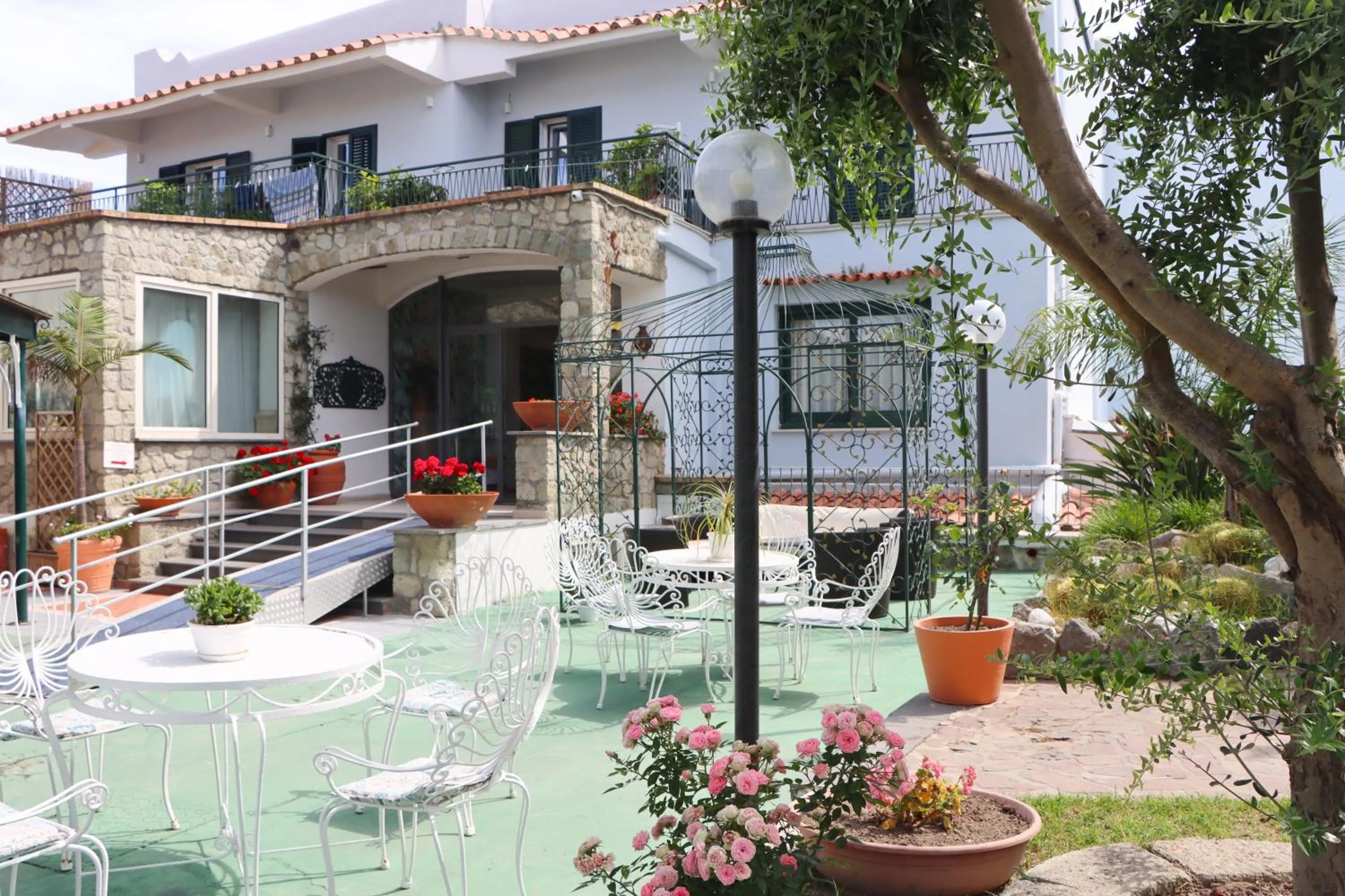 Patio in Hotel Lord Byron