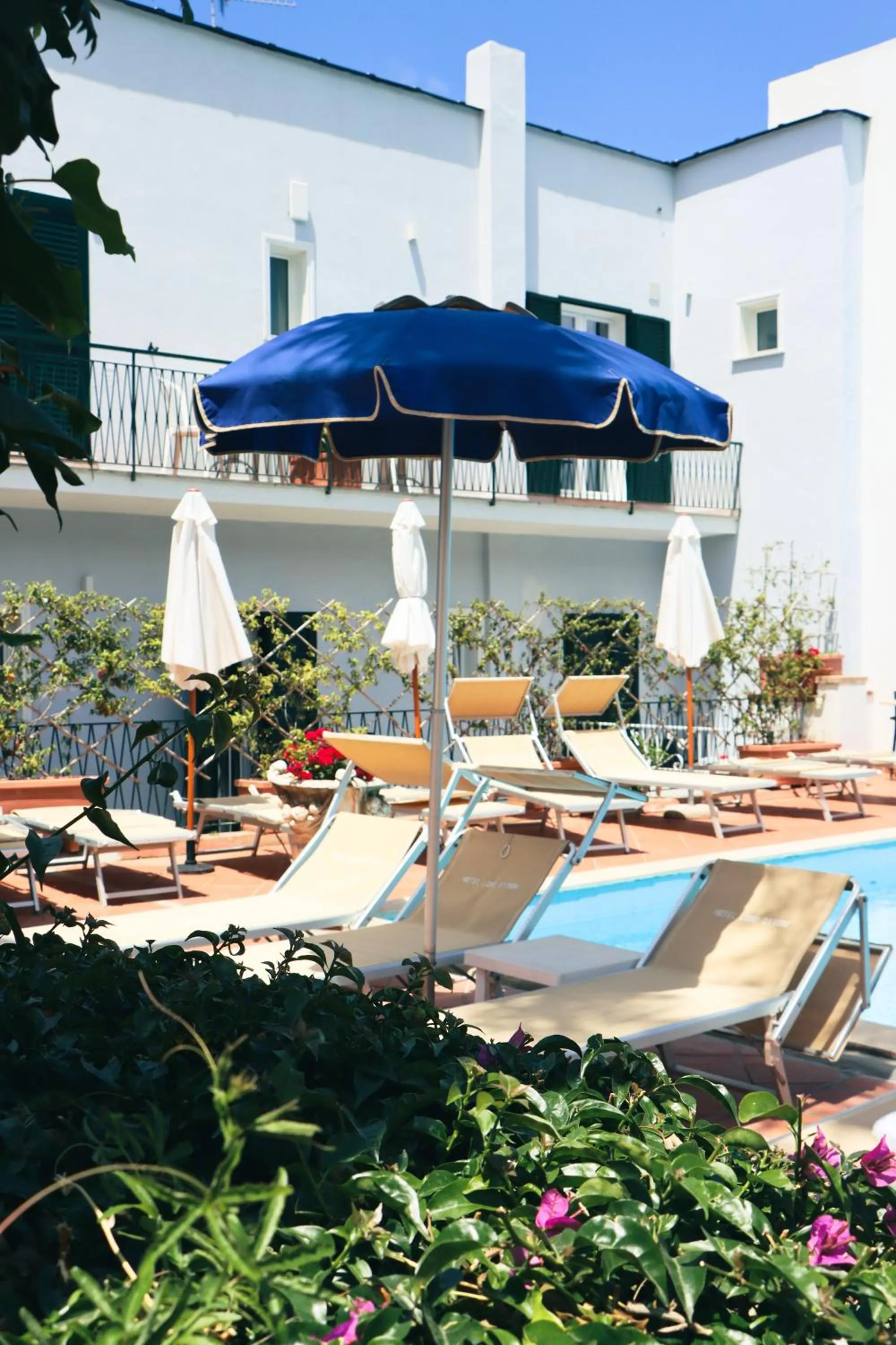 Swimming pool in Hotel Lord Byron