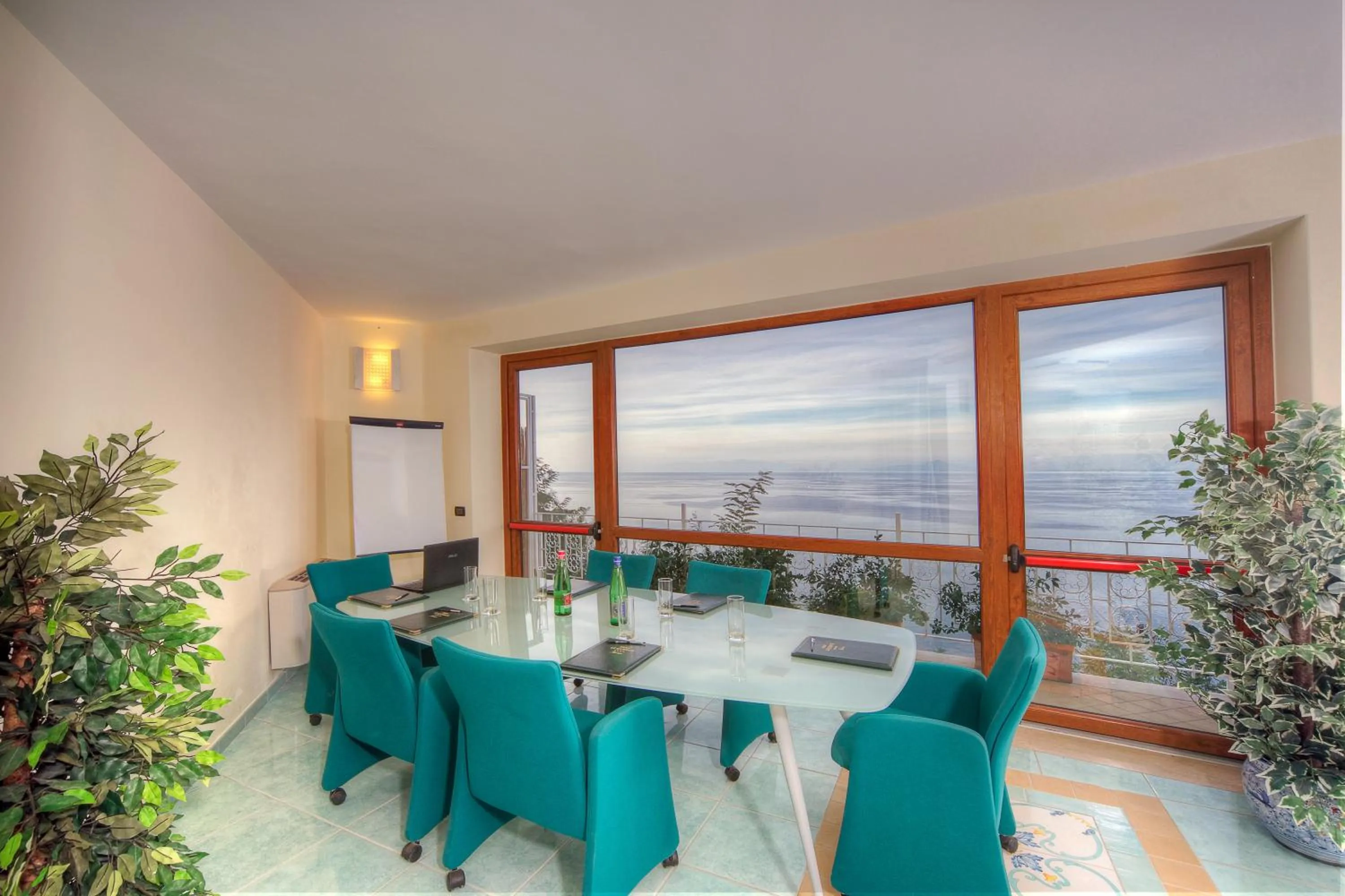 Business facilities in Le Querce Resort Sea Thermae & Spa