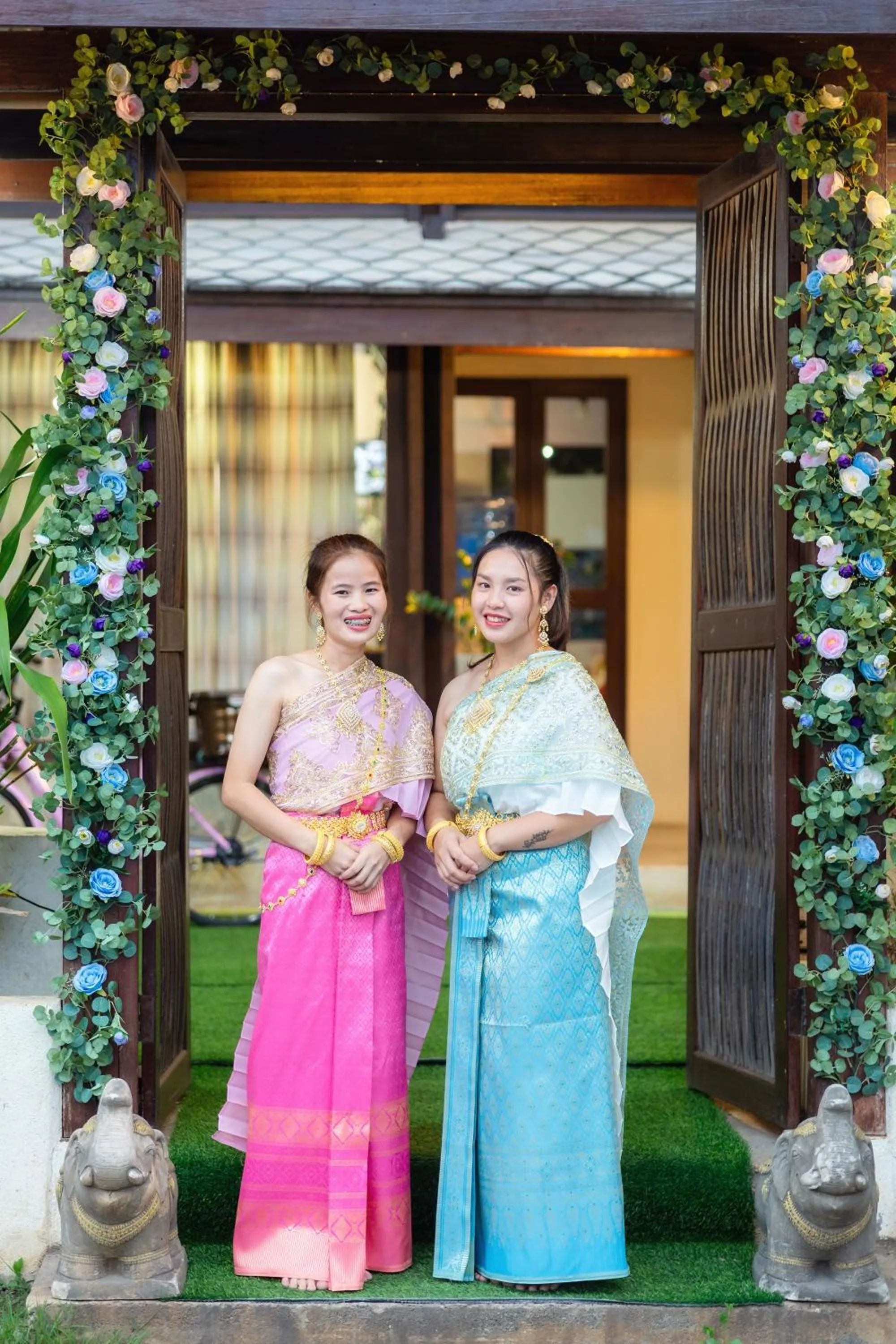 group of guests in Rompo Boutique Hotel