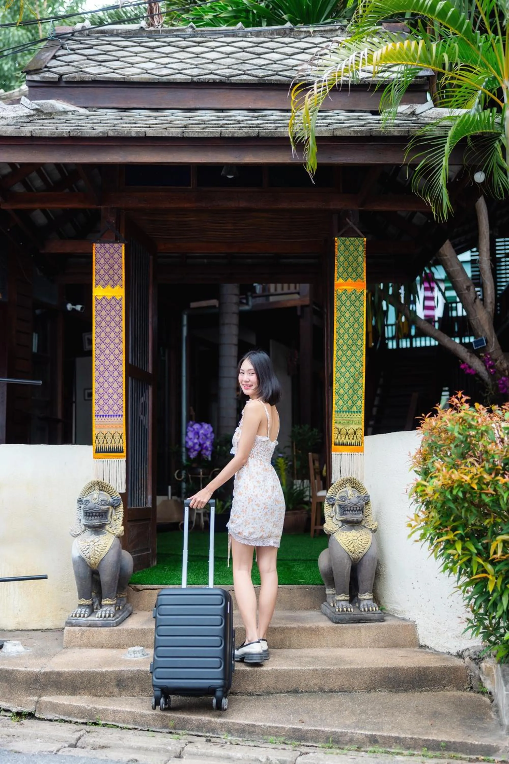 group of guests in Rompo Boutique Hotel