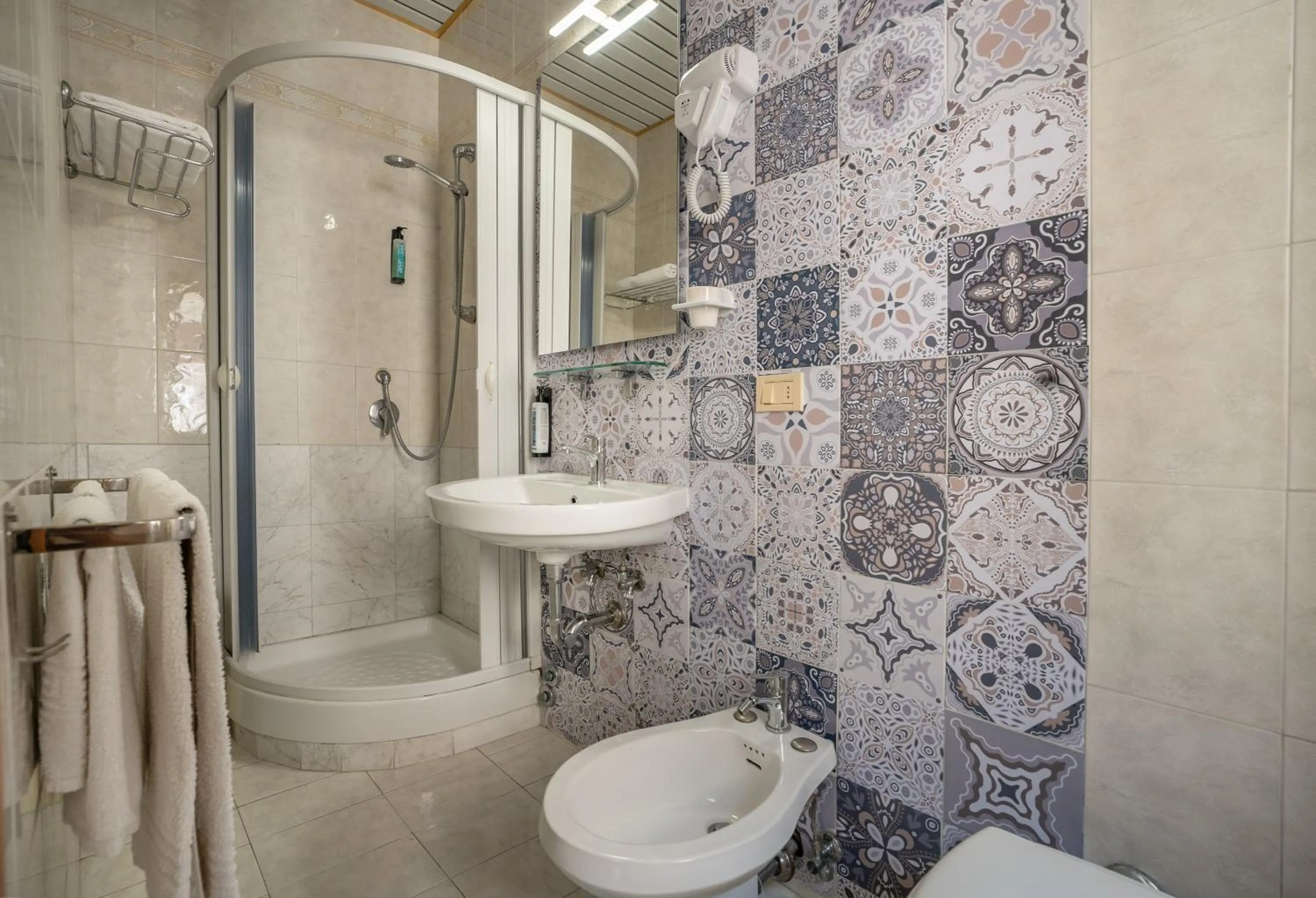 Bathroom in Hotel Siviglia