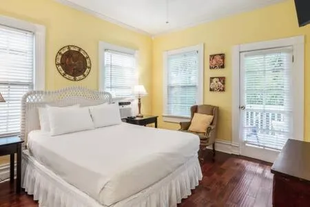 Bed in The Curry House - Entire Complex