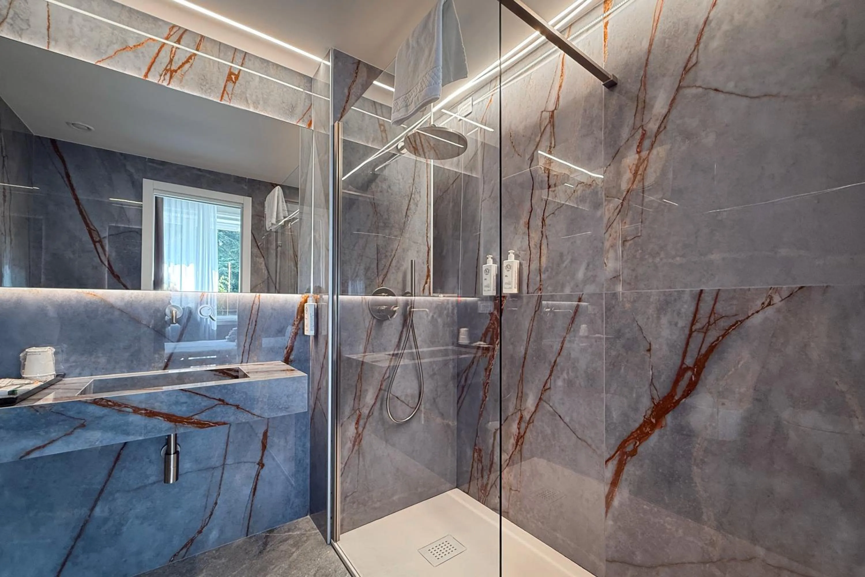 Shower in Hotel Tiziano - Gruppo Mini Hotel