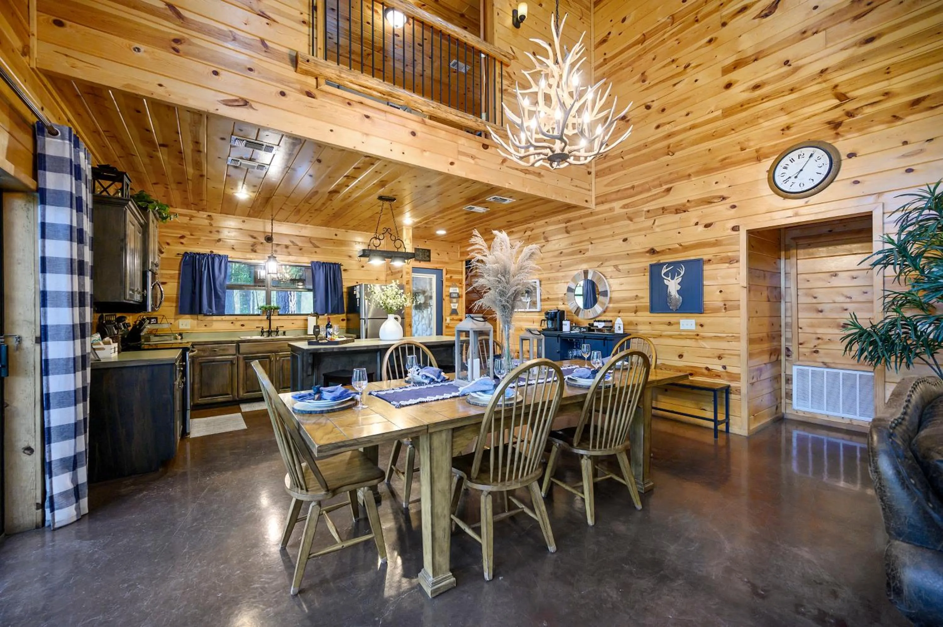 Dining area in Hickory Bear - Cabin surrounded by pines, Sleeps 10, Hot Tub, Fire Pit, Arcade, Foosball Table & Deck Slide