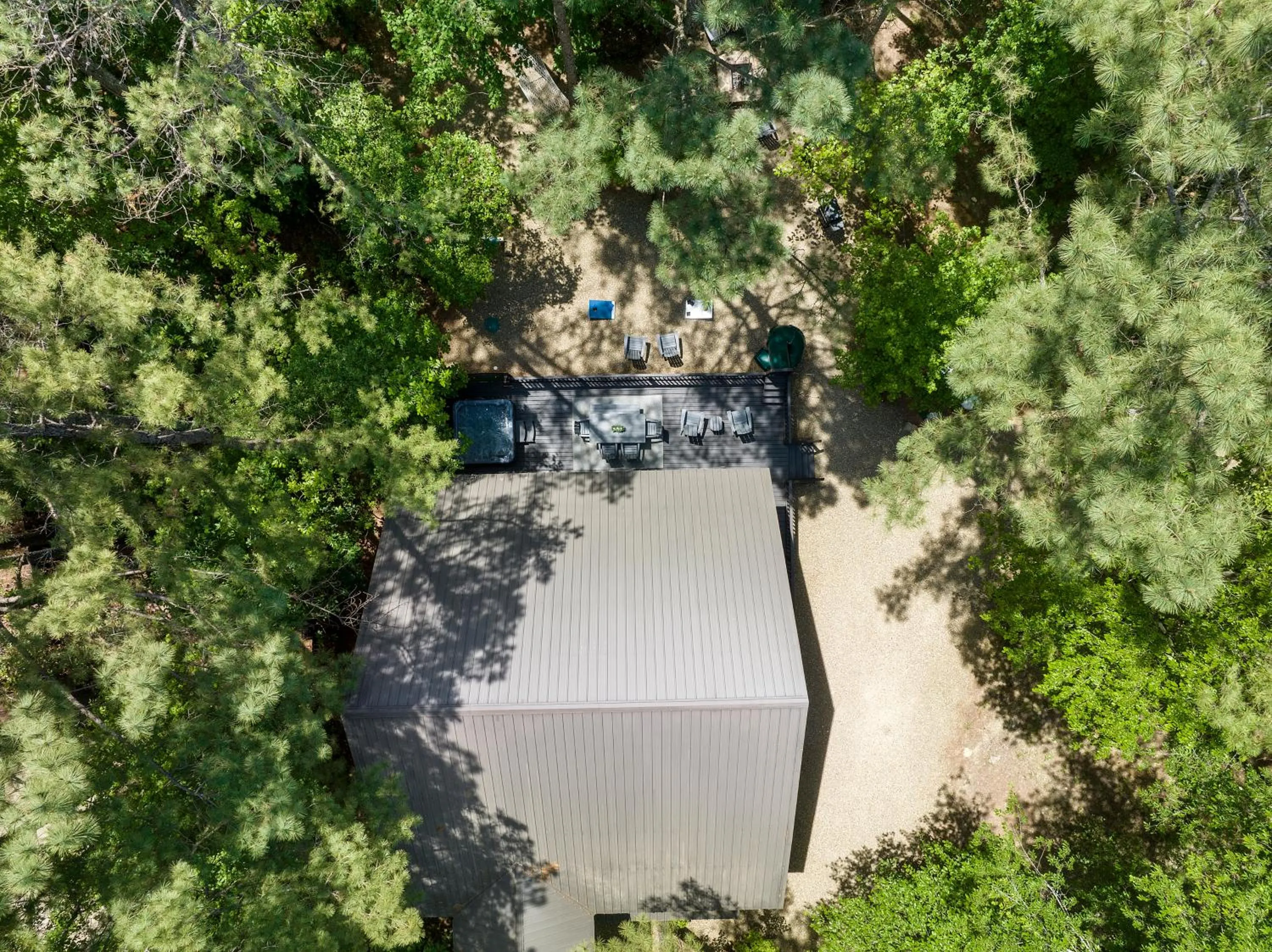 Bird's eye view in Hickory Bear - Cabin surrounded by pines, Sleeps 10, Hot Tub, Fire Pit, Arcade, Foosball Table & Deck Slide