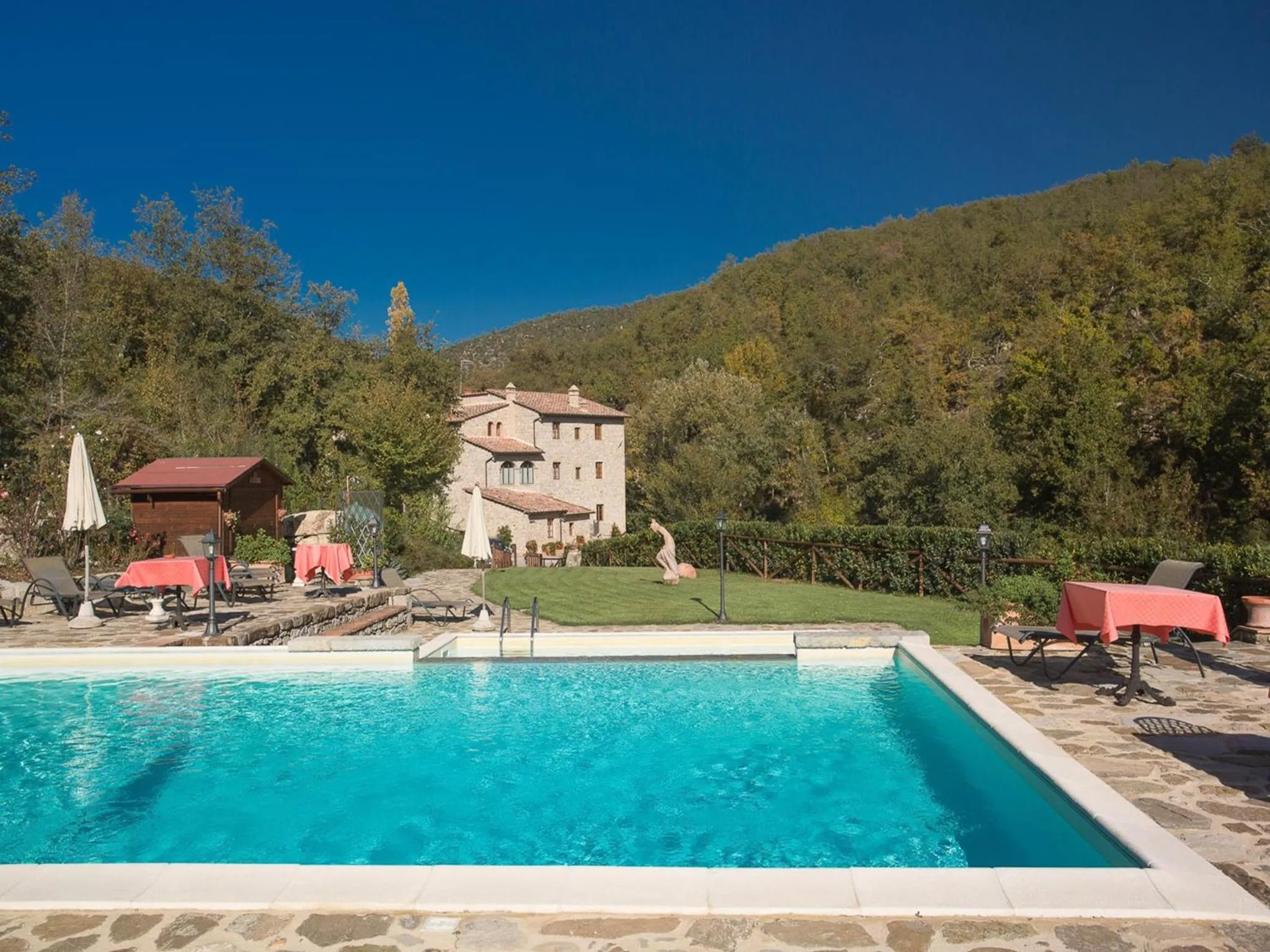 Swimming pool in Hotel Le Pozze Di Lecchi