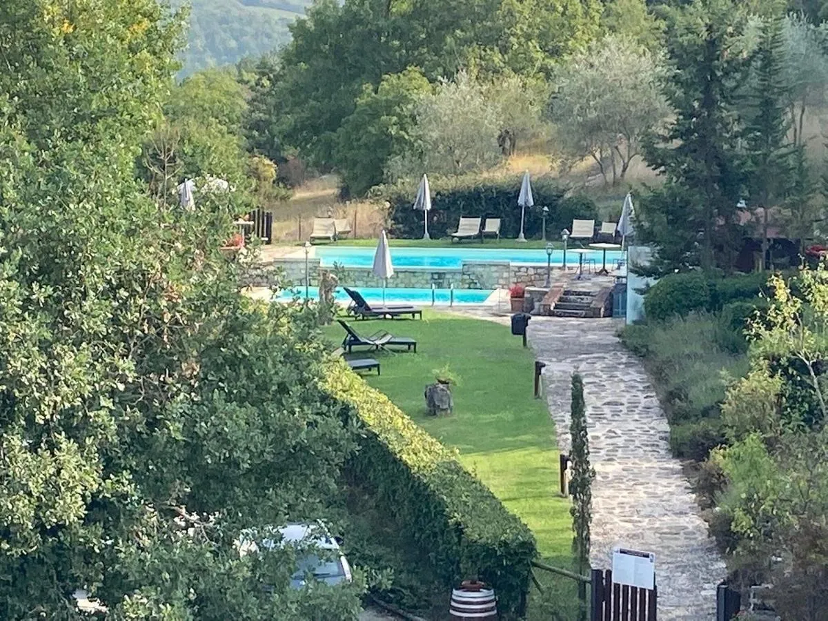 Swimming pool in Hotel Le Pozze Di Lecchi