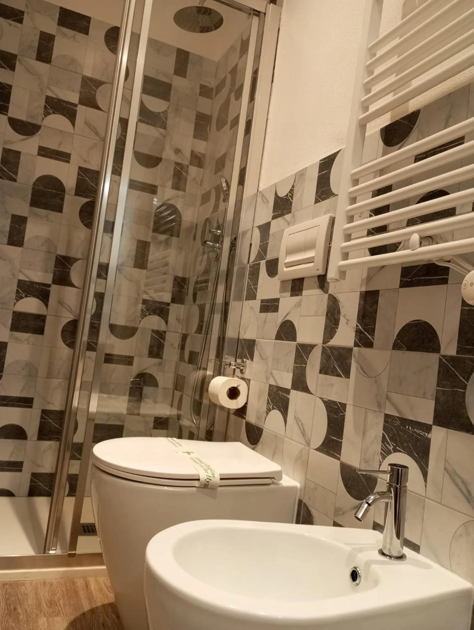 Shower in Hotel Acquario