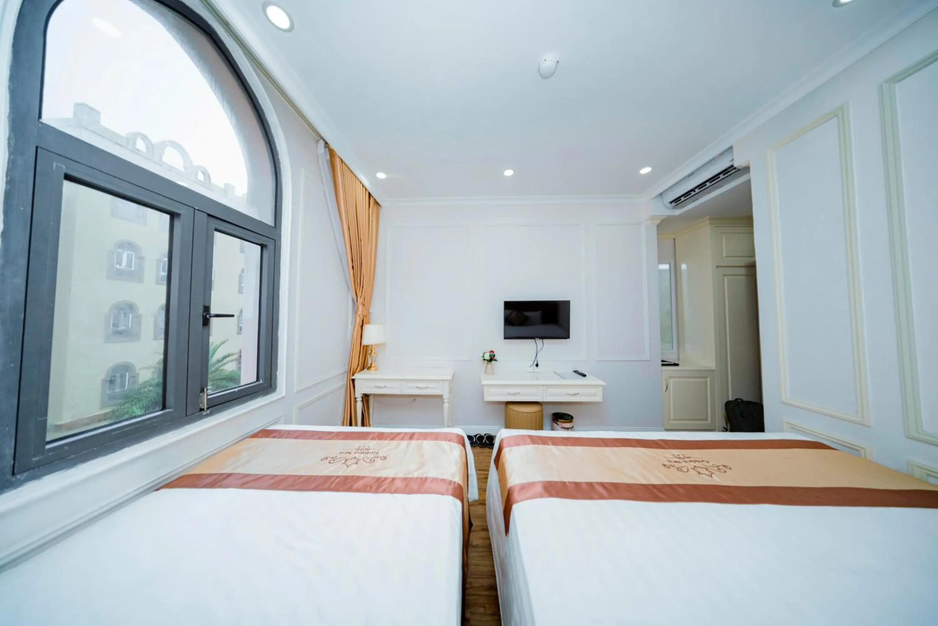 Bed in Golden Sea Hotel