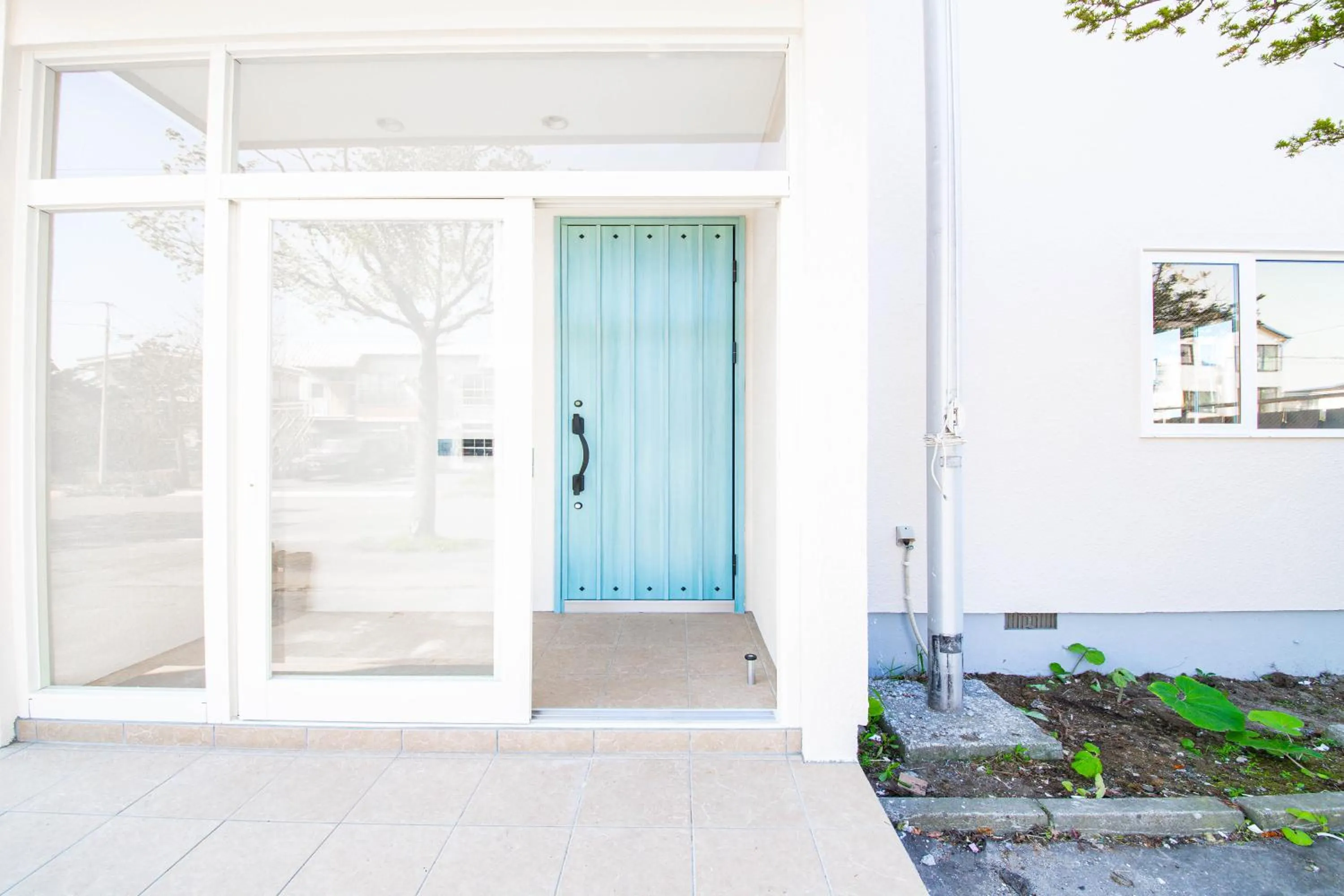 Facade/entrance in THE SUN LOUNGE