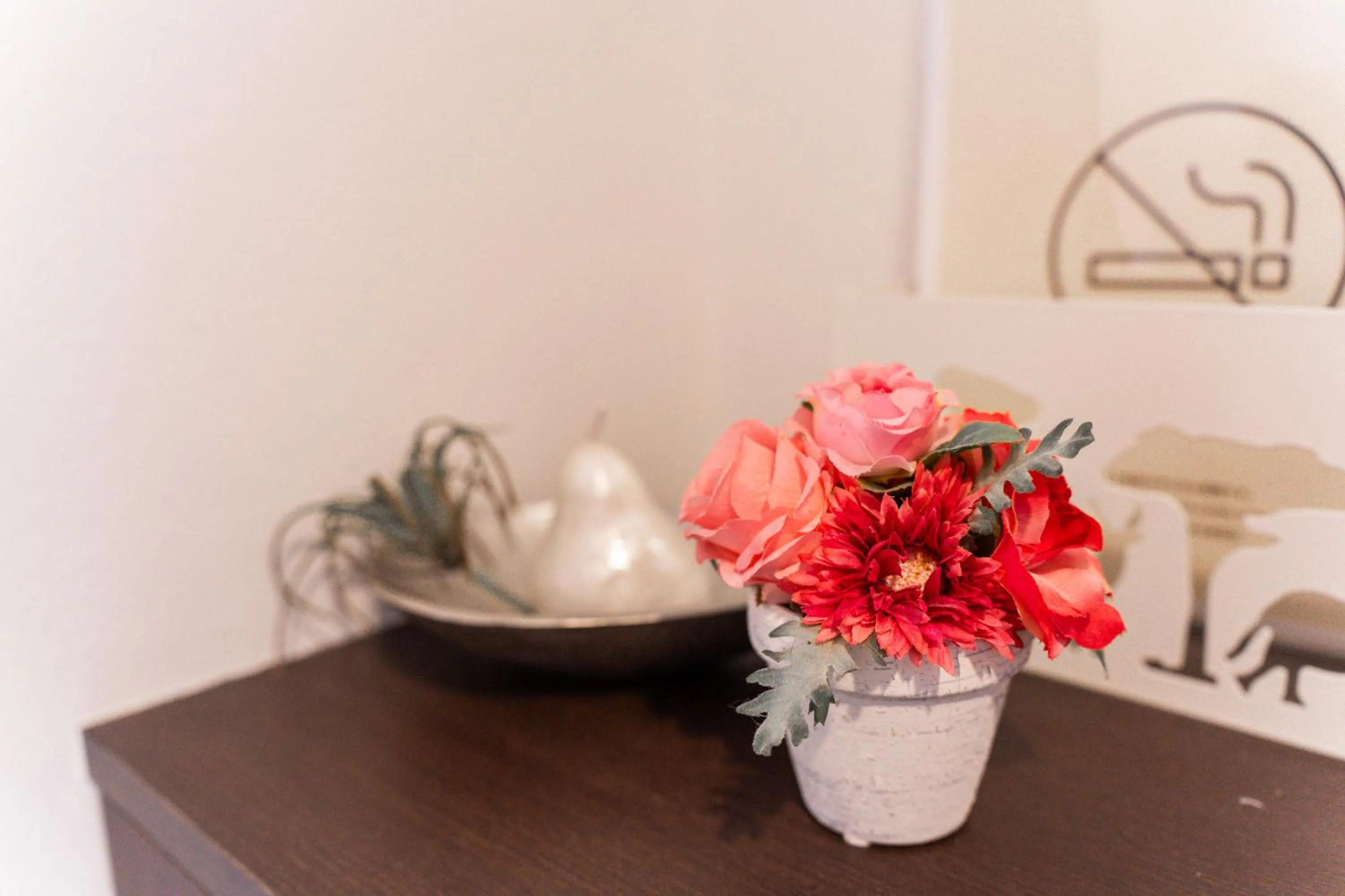 Decorative detail in YELLOW