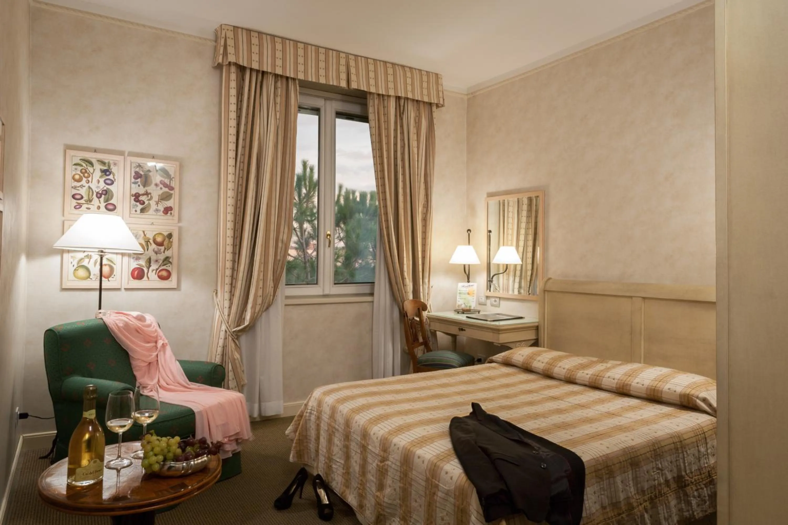 Photo of the whole room, Bed in Hotel Selva Candida