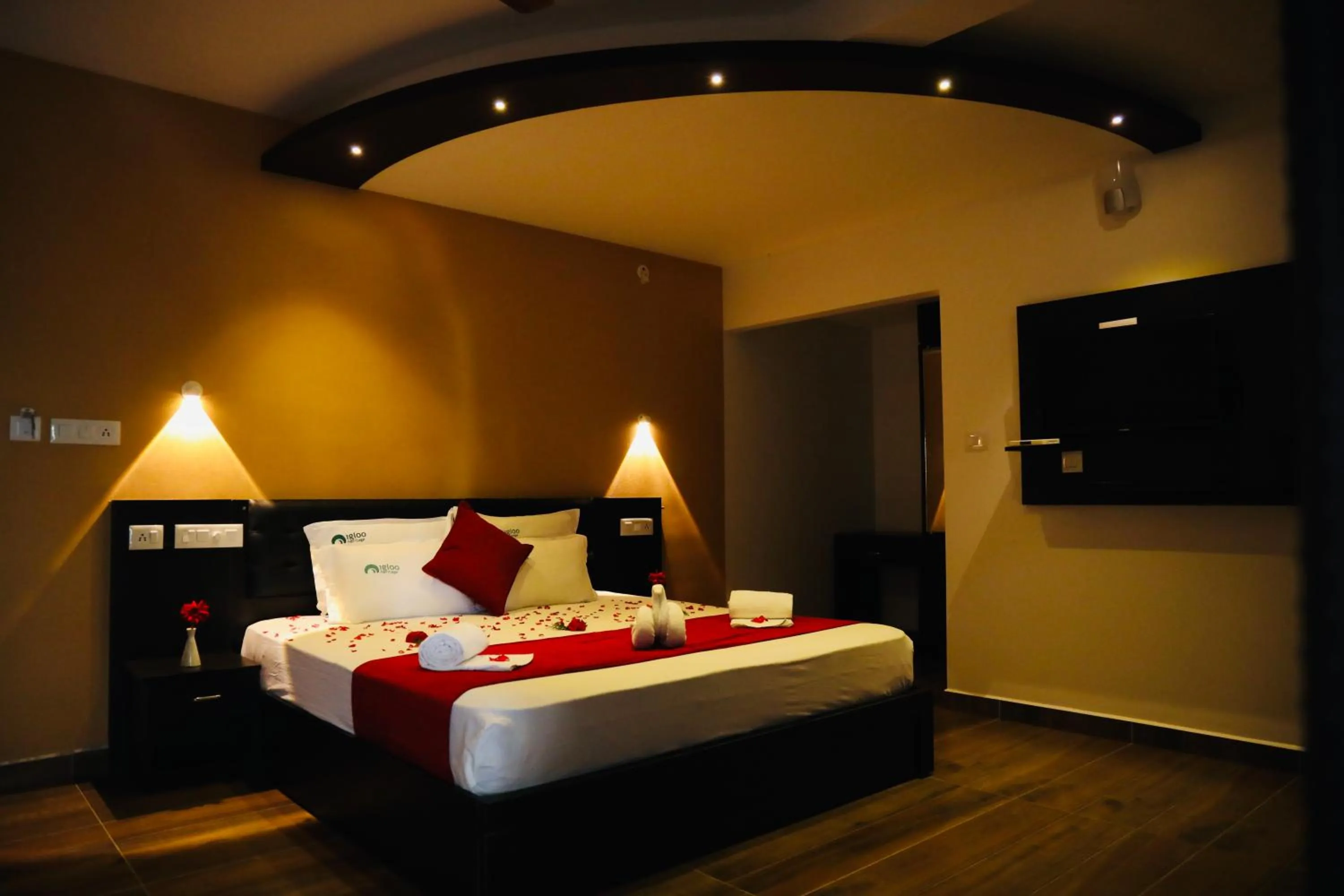 Bed in Igloo Heritage Resorts