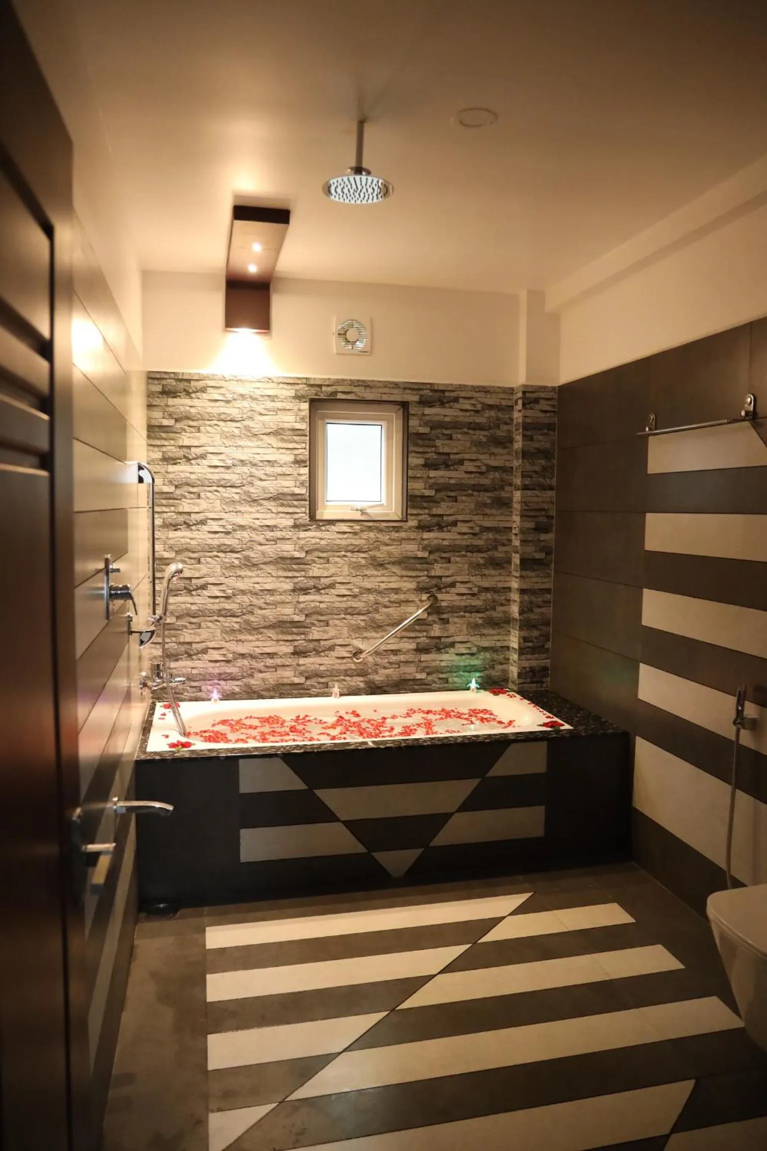 Bathroom in Igloo Heritage Resorts