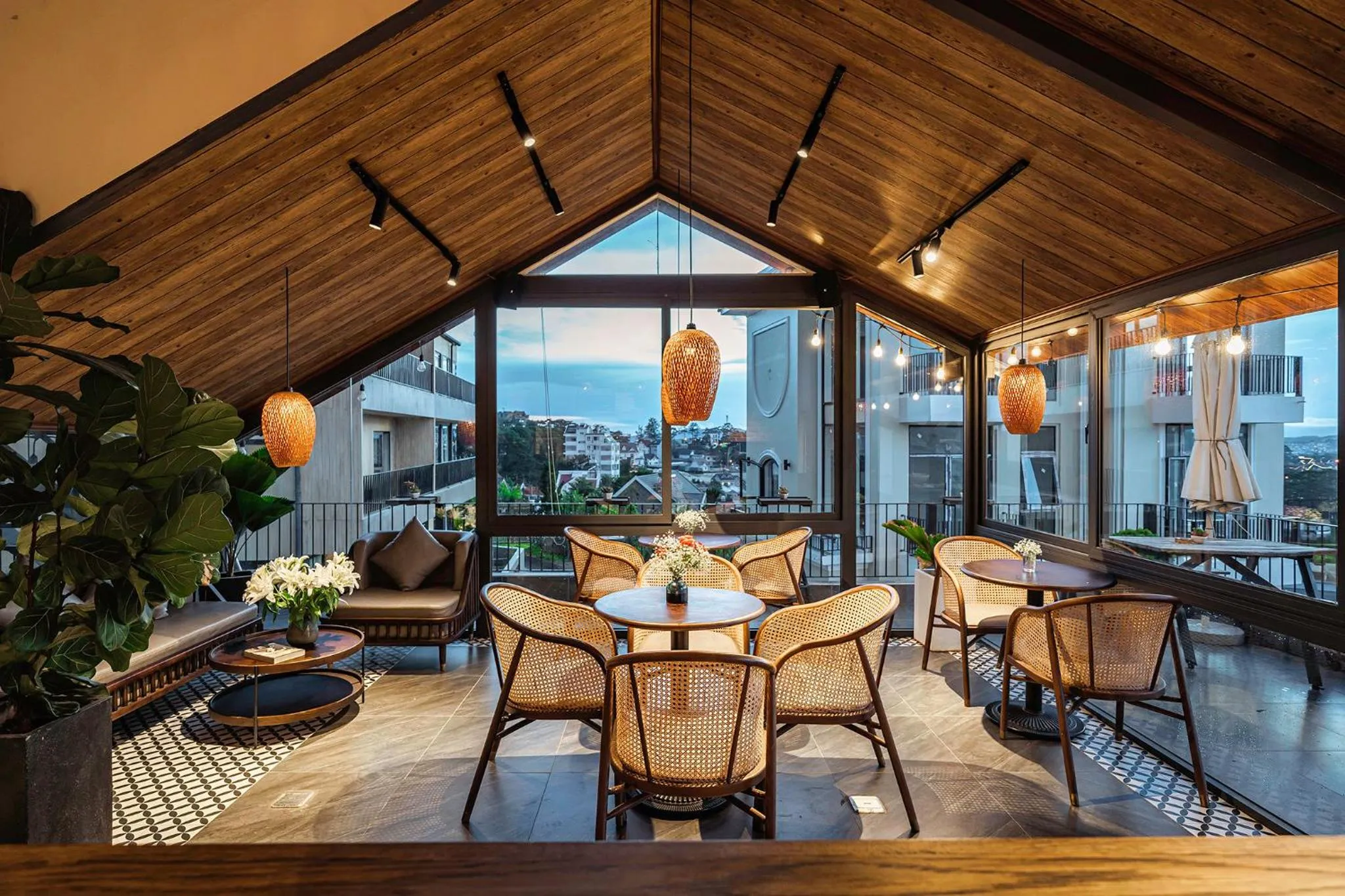 Restaurant/places to eat in Miền Sương Khói - Home & Café