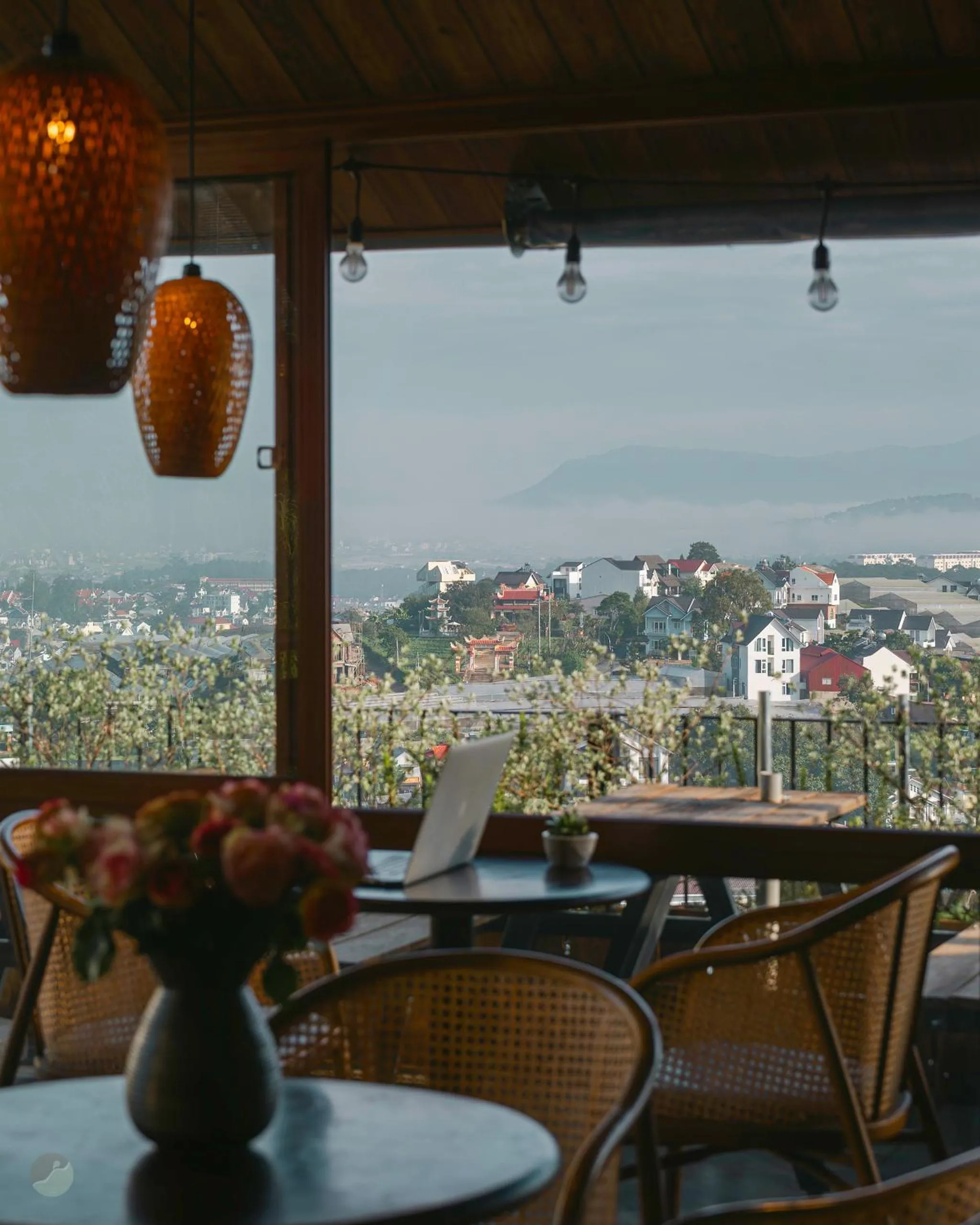 Miền Sương Khói - Home & Café