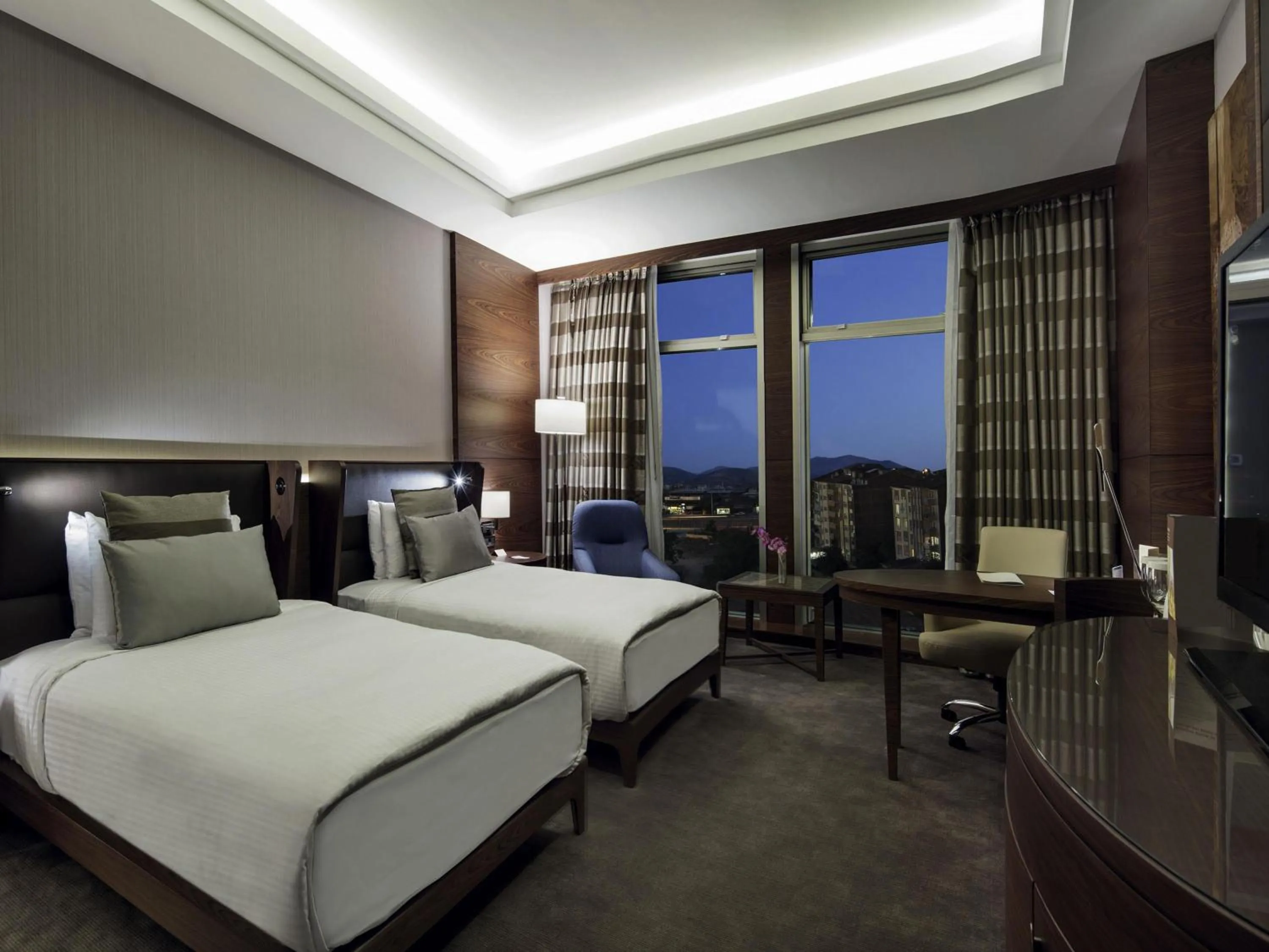 Bedroom, Bed in Movenpick Hotel Malatya