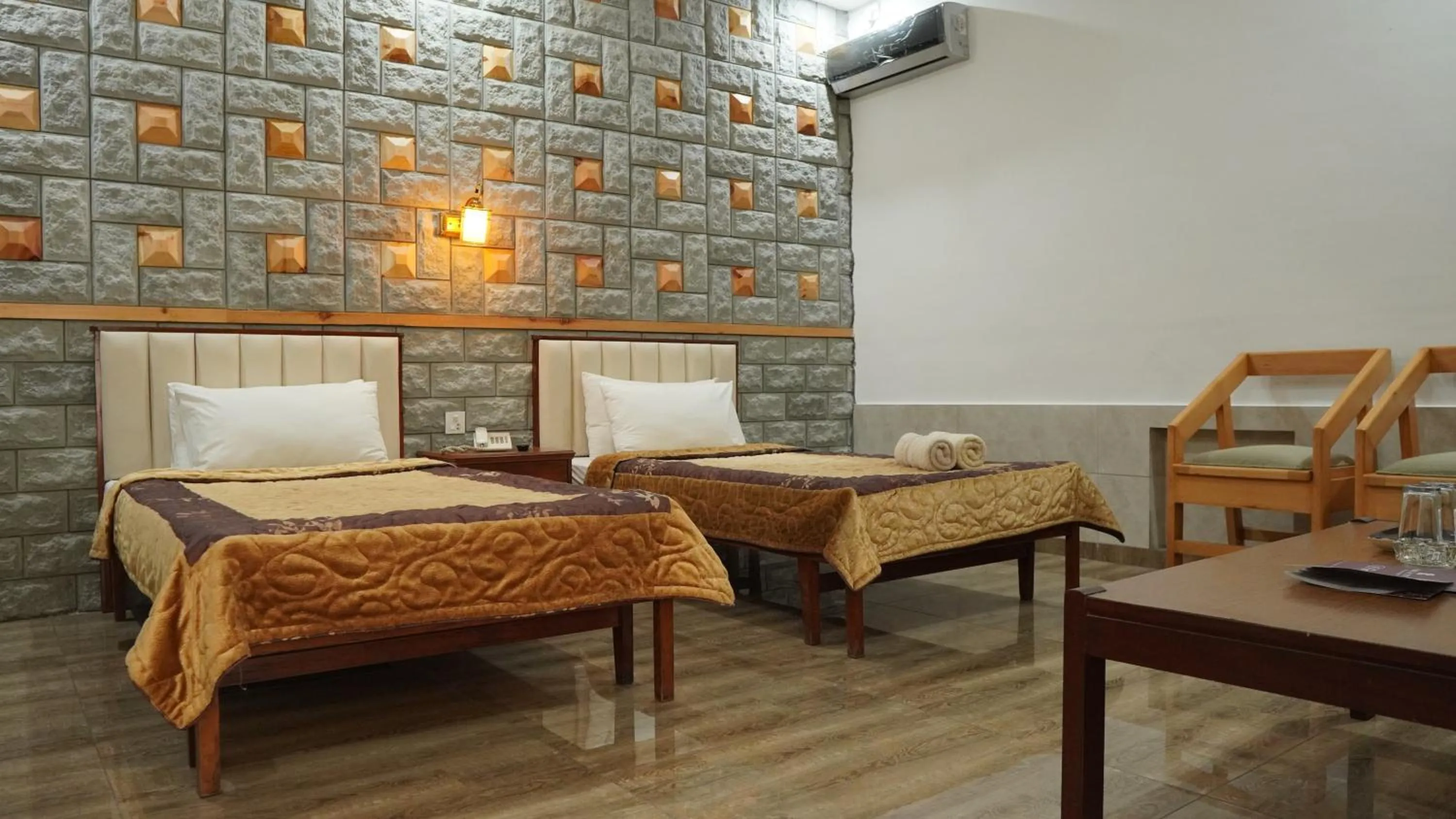 Bedroom, Bed in Park Hotel Gilgit