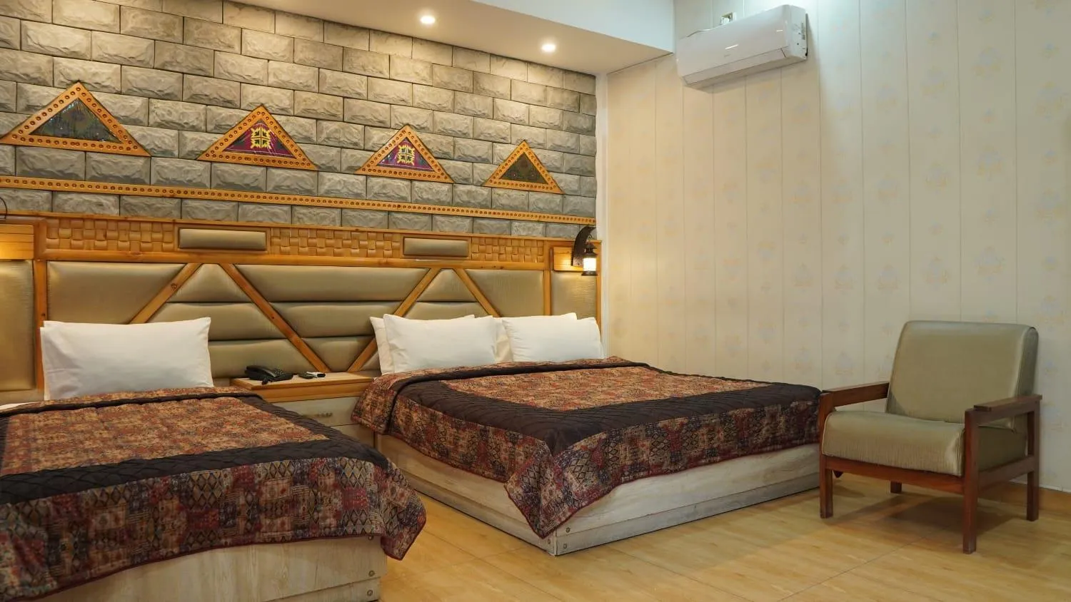 Bedroom, Bed in Park Hotel Gilgit