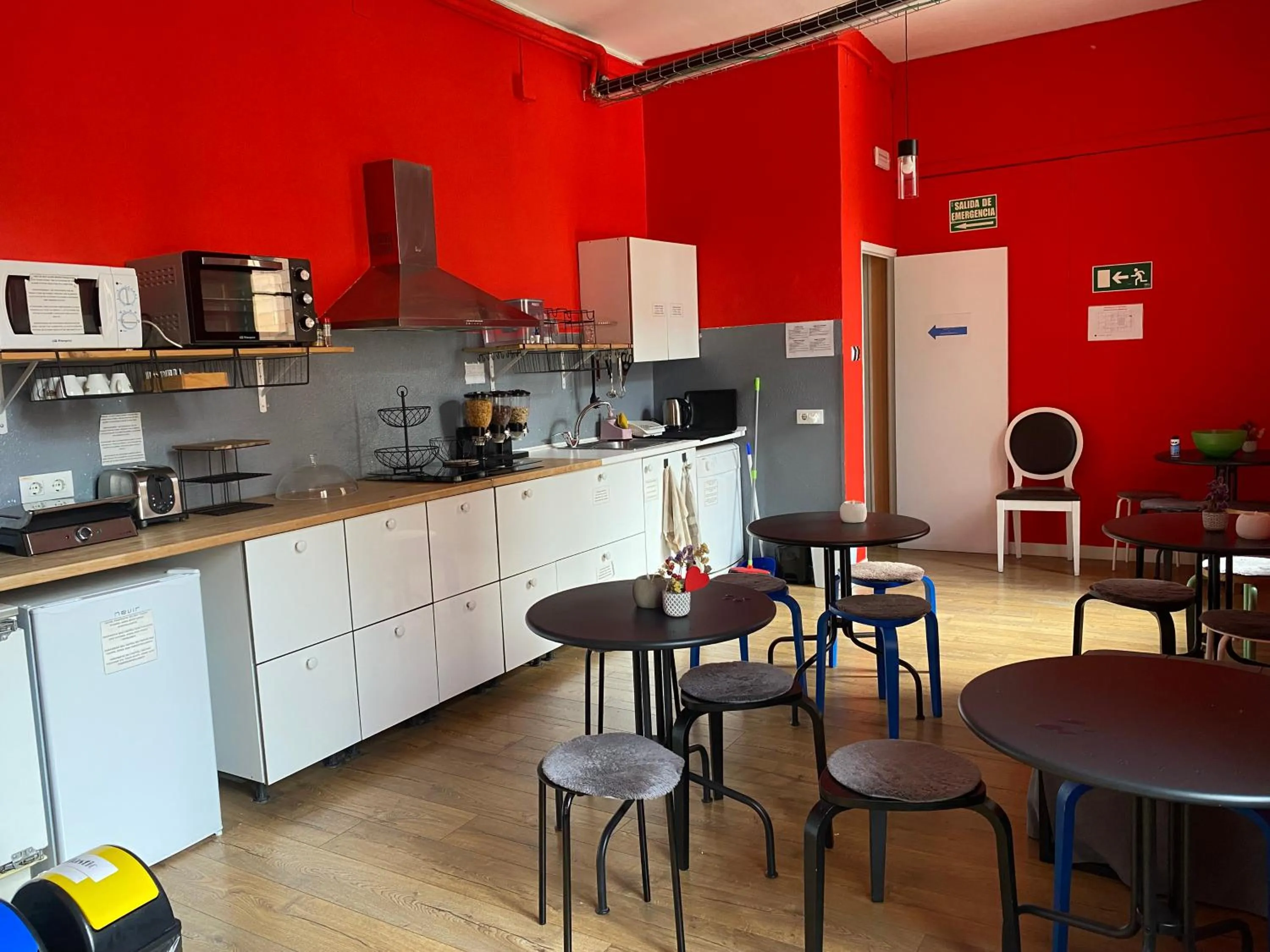 Communal kitchen in Hostal Sant Antoni