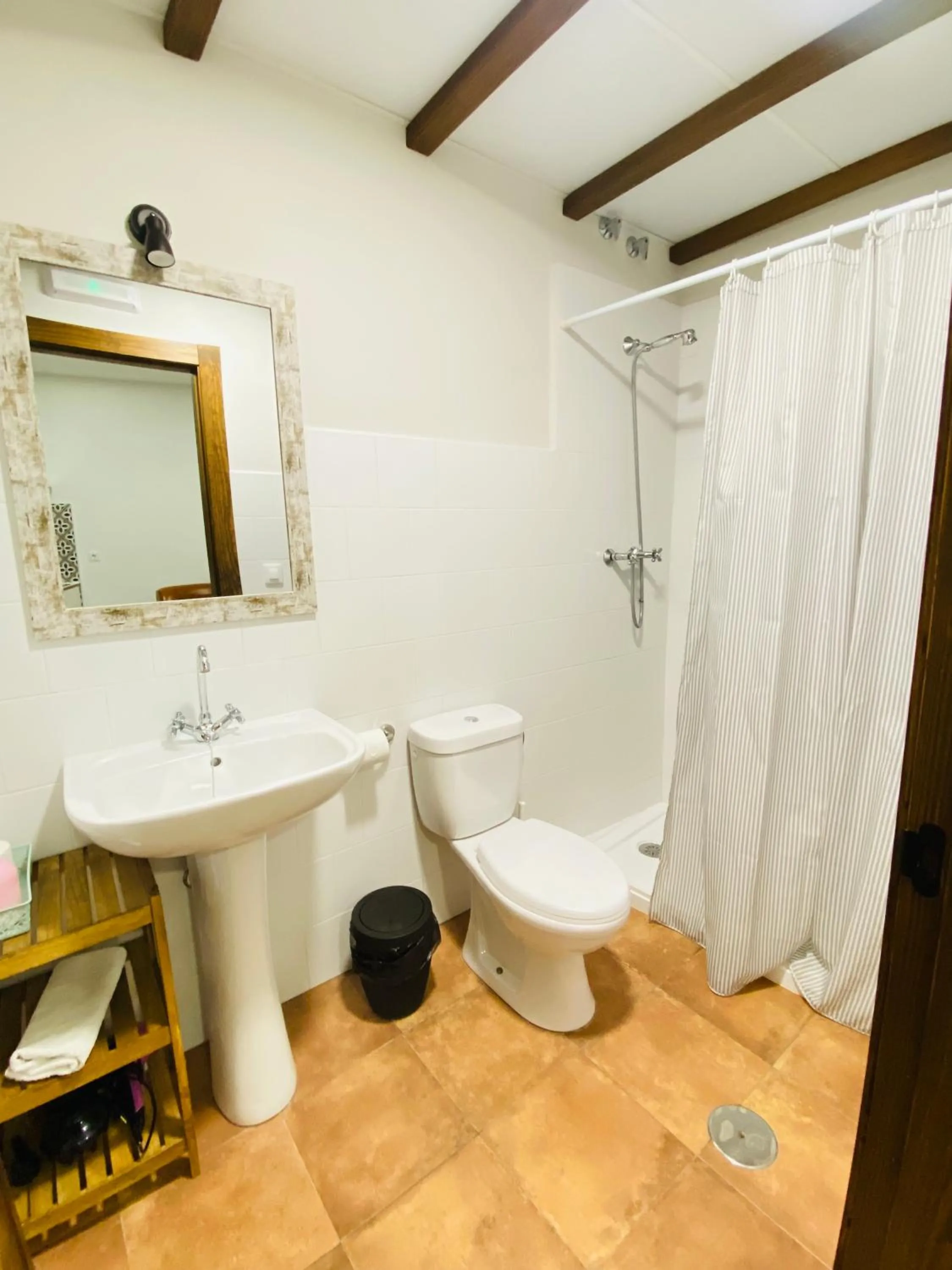Bathroom in Apartamentos rurales, La Casa de Baltasar