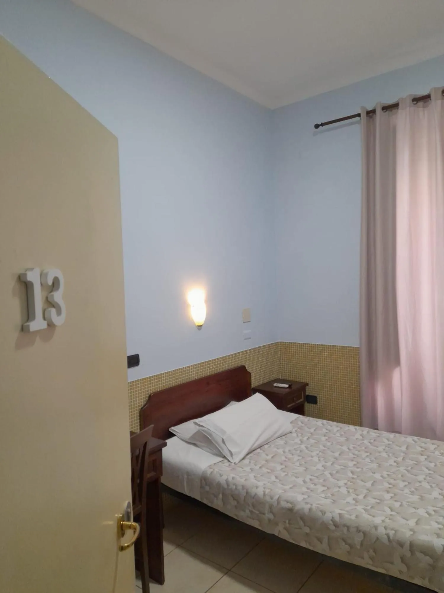 Bedroom, Bed in Hotel Vittorio Veneto Napoli