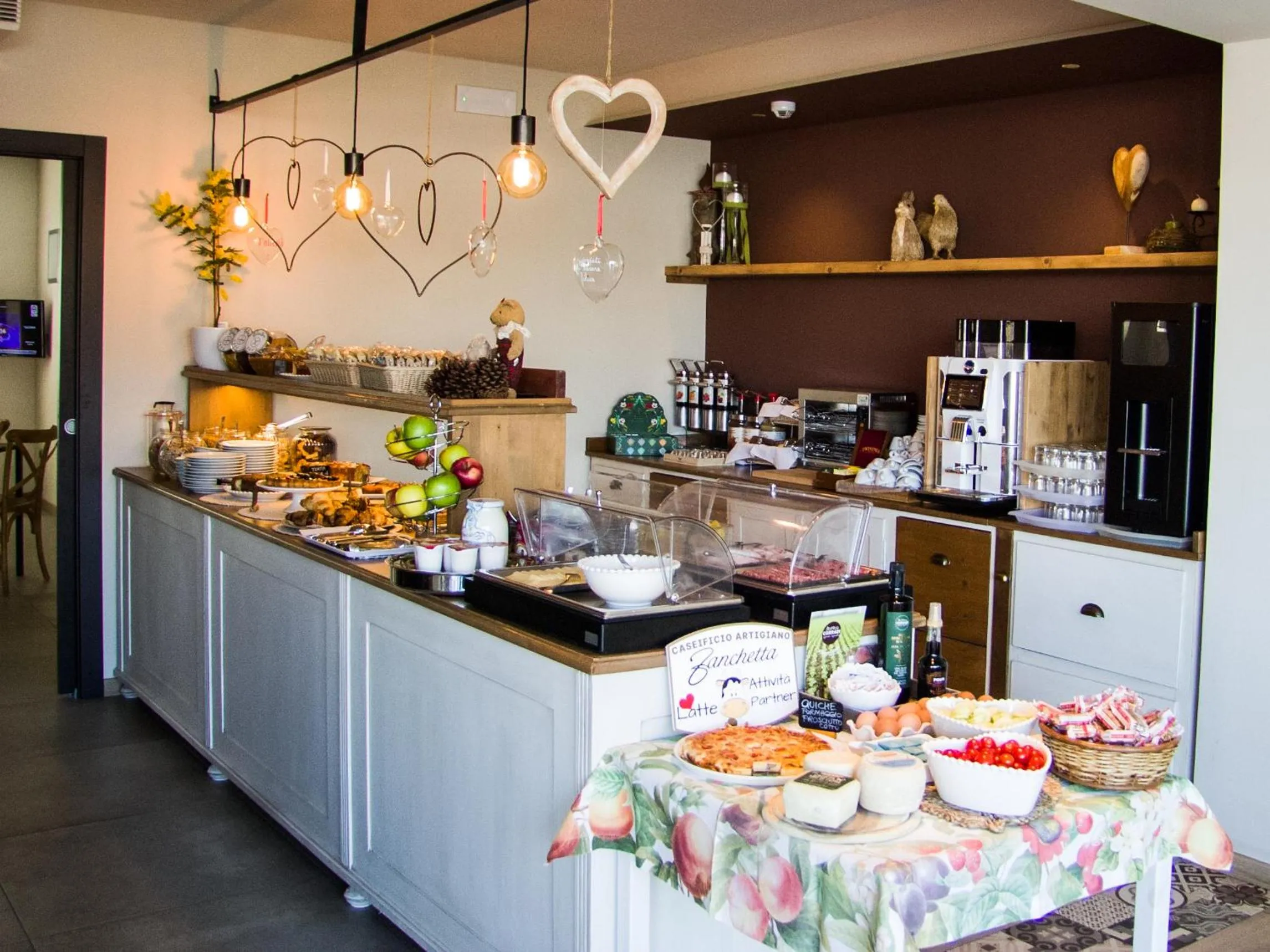 Buffet breakfast in Hotel Ambra