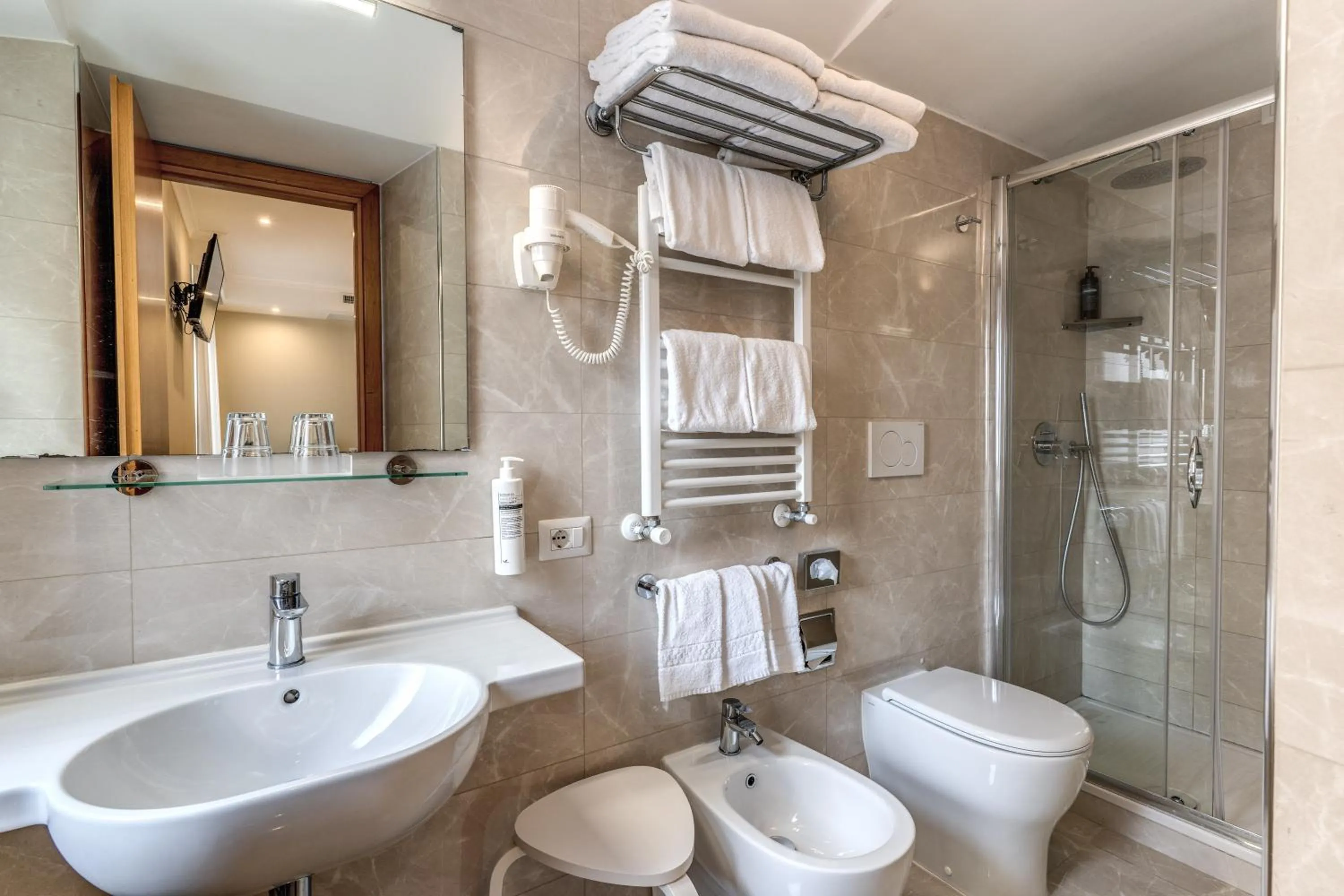 Bathroom in Flower Garden Hotel