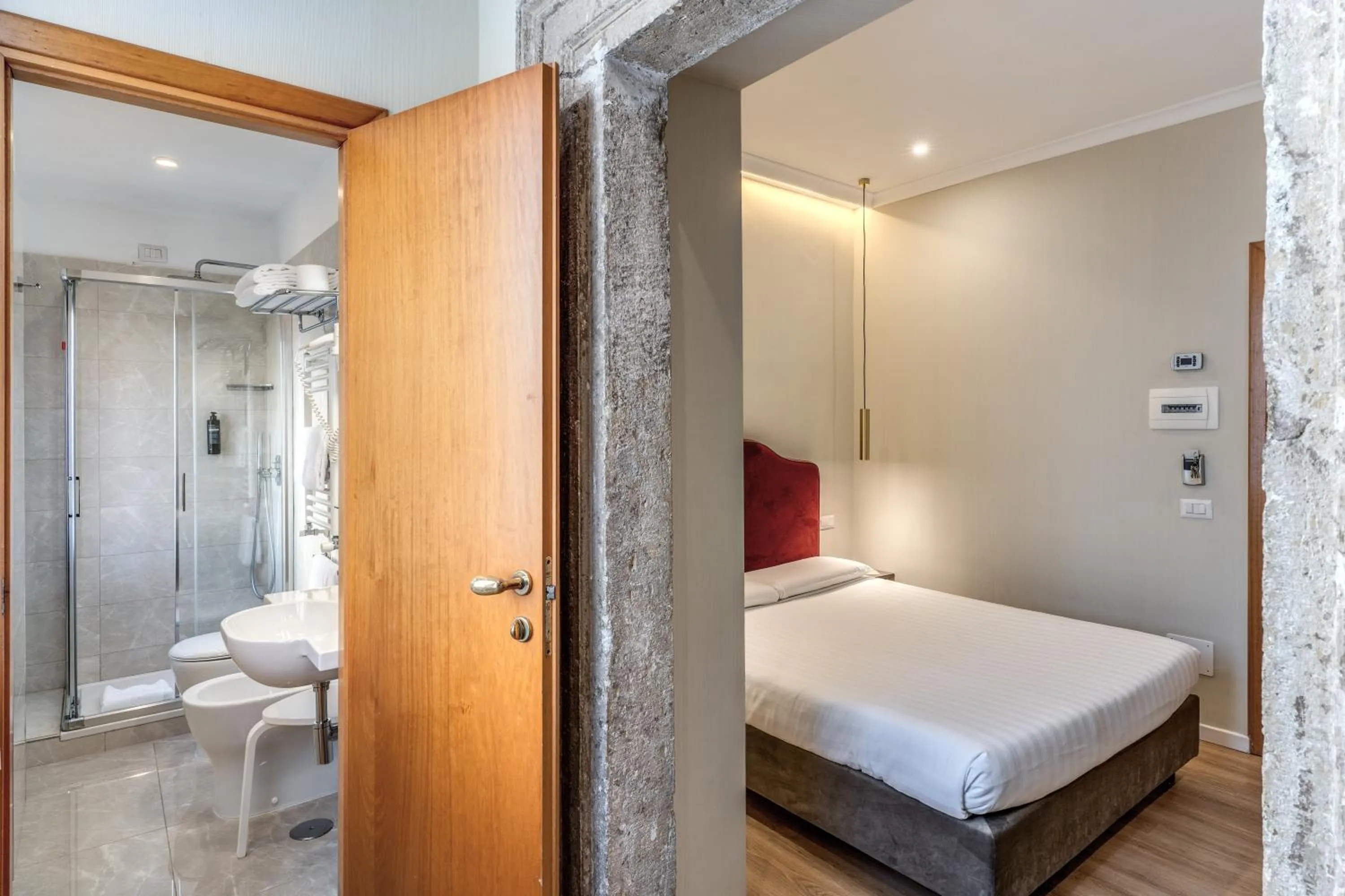 Bathroom, Bed in Flower Garden Hotel